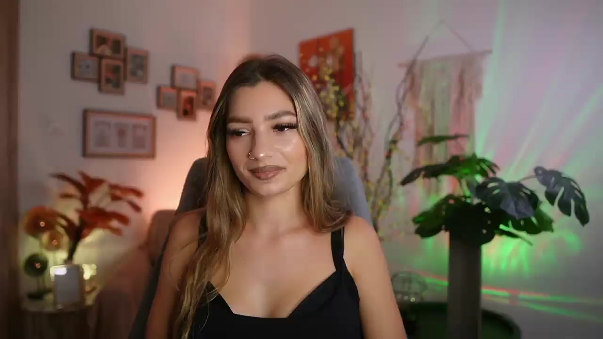 Gallery image thumbnail from Anna_Brie's myfreecams stream on, 09/05/2026, 15:19 image 2 of 20