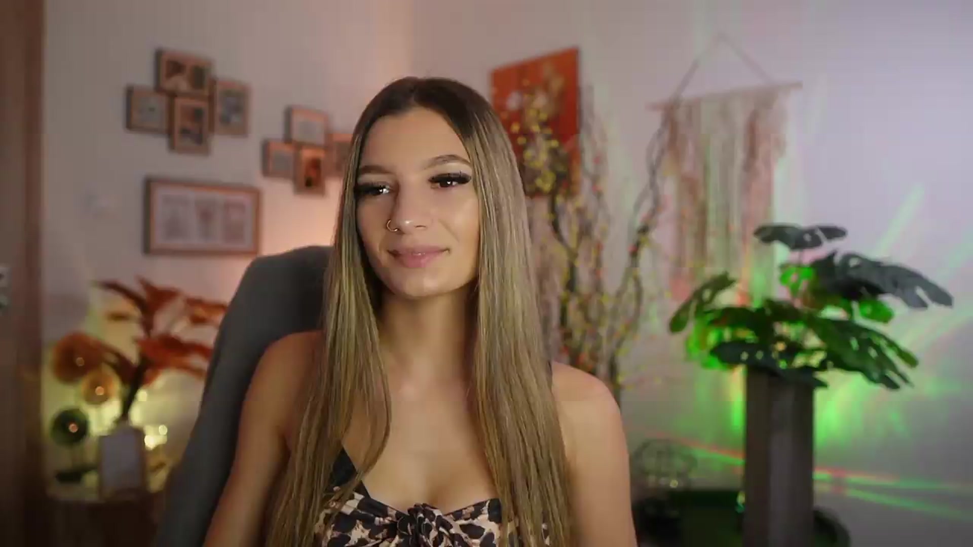 Gallery image thumbnail from Anna_Brie's myfreecams stream on, 09/07/2026, 14:32 image 4 of 20