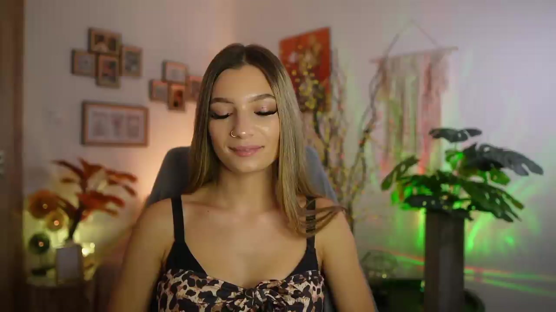 Gallery image thumbnail from Anna_Brie's myfreecams stream on, 09/07/2026, 17:08 image 17 of 20