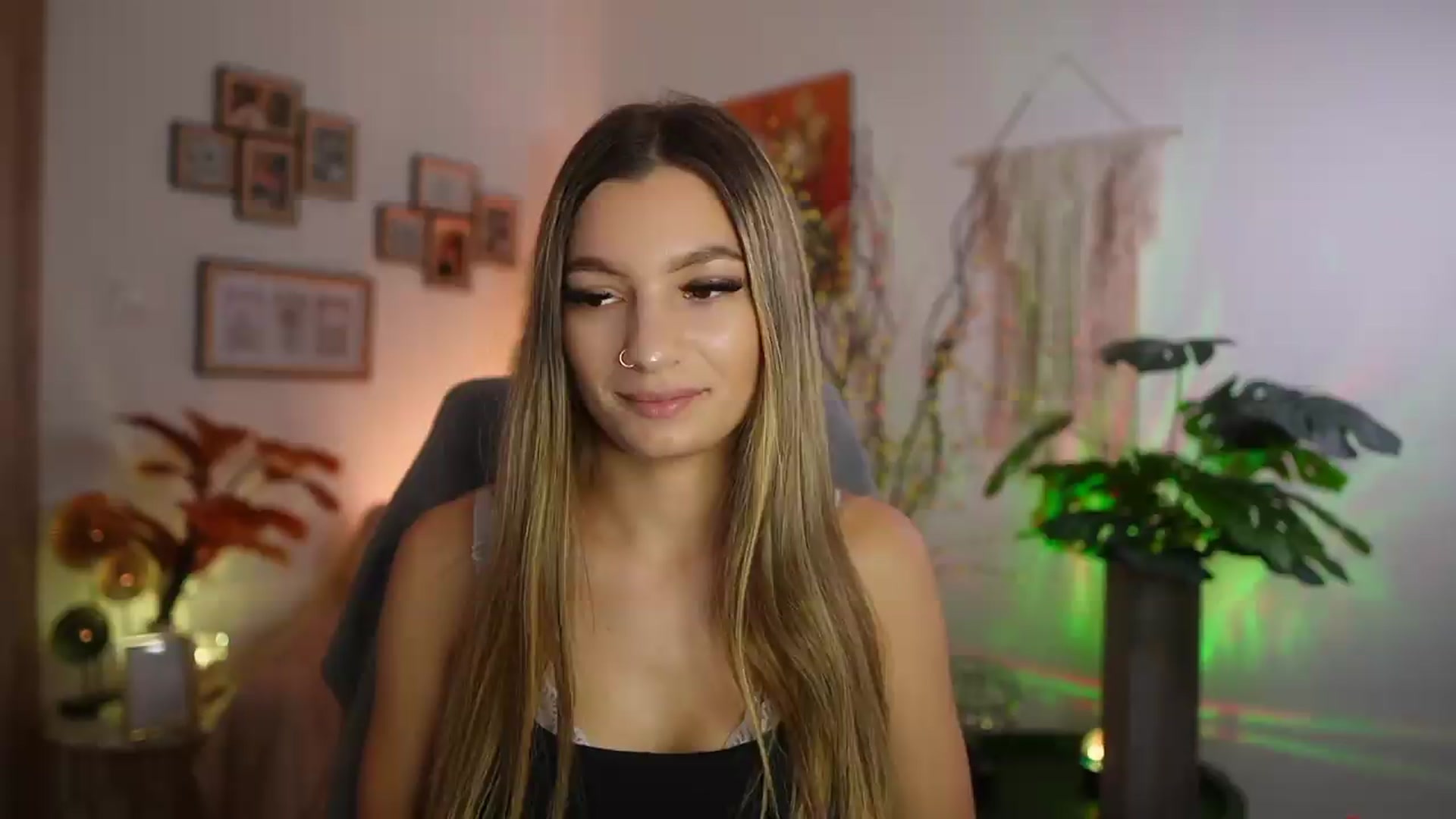 Gallery image thumbnail from Anna_Brie's myfreecams stream on, 09/08/2026, 14:23 image 2 of 20