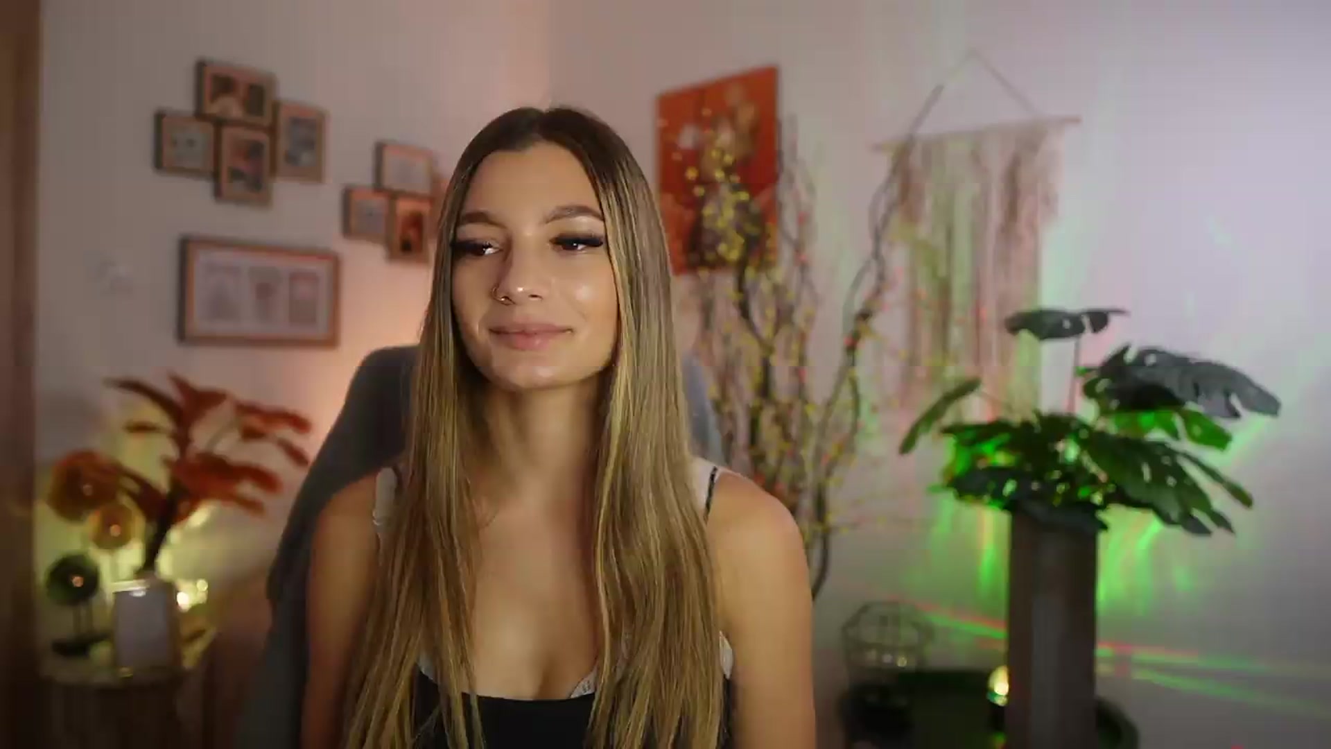 Gallery image thumbnail from Anna_Brie's myfreecams stream on, 09/08/2026, 14:23 image 15 of 20