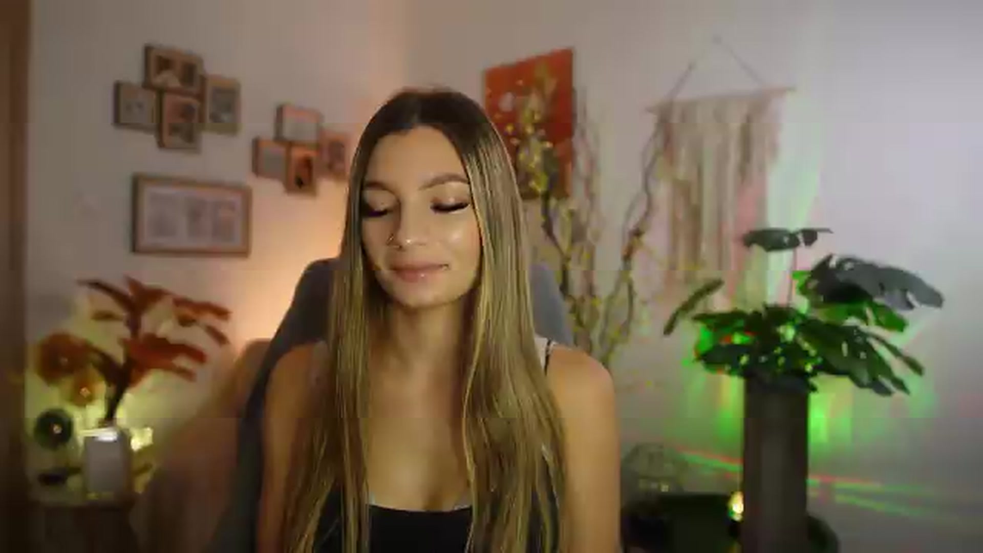 Gallery image thumbnail from Anna_Brie's myfreecams stream on, 09/08/2026, 14:23 image 12 of 20