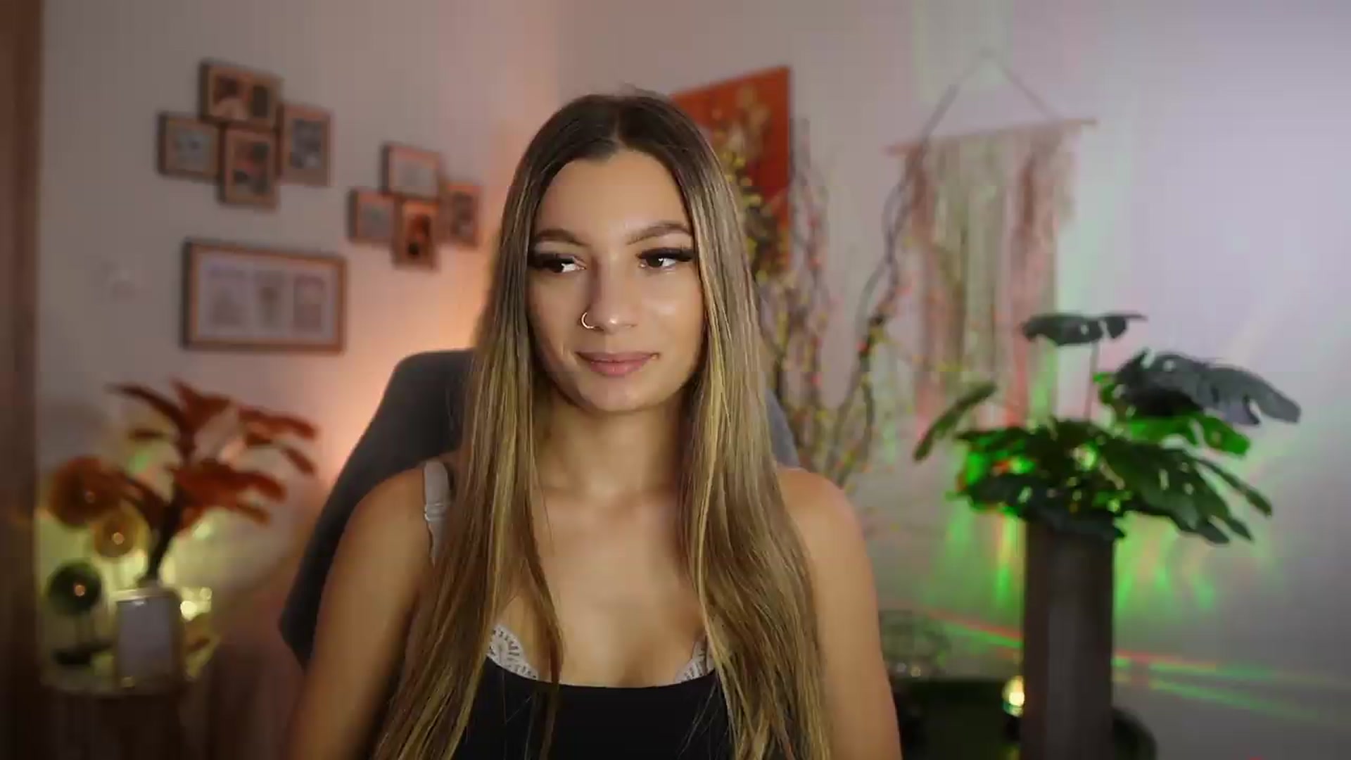 Gallery image thumbnail from Anna_Brie's myfreecams stream on, 09/08/2026, 14:23 image 1 of 20