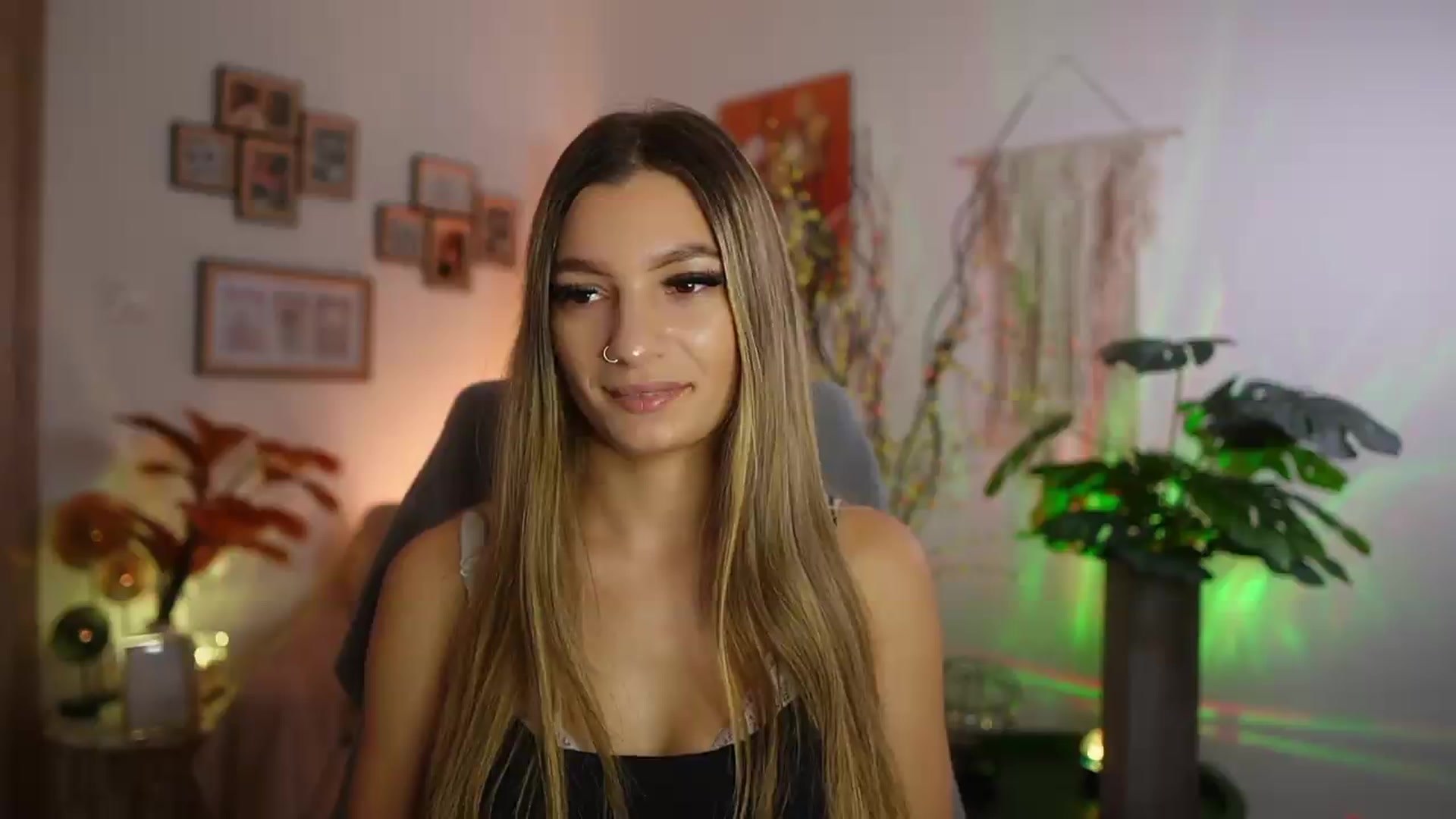 Gallery image thumbnail from Anna_Brie's myfreecams stream on, 09/08/2026, 14:23 image 6 of 20