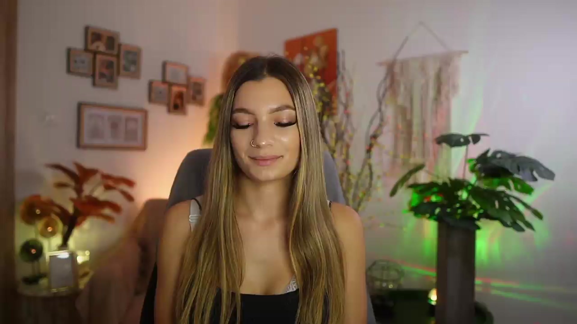 Gallery image thumbnail from Anna_Brie's myfreecams stream on, 09/08/2026, 15:21 image 11 of 20