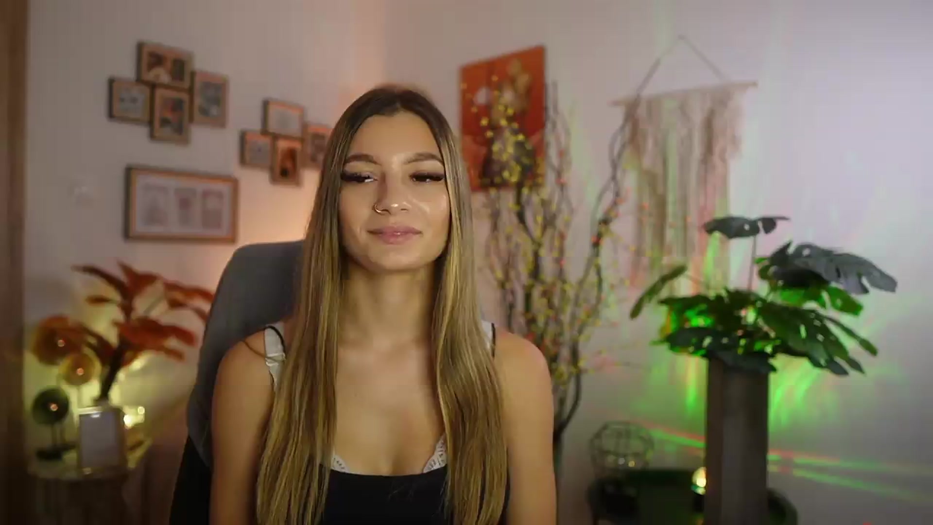 Gallery image thumbnail from Anna_Brie's myfreecams stream on, 09/08/2026, 15:21 image 1 of 20
