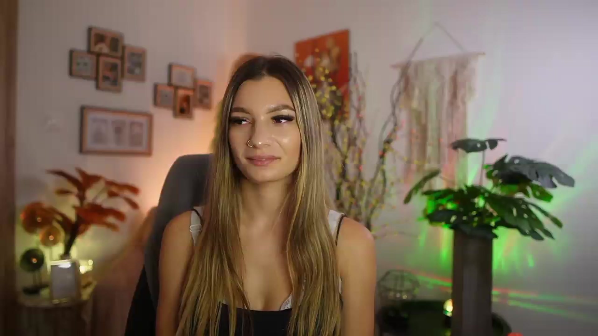 Gallery image thumbnail from Anna_Brie's myfreecams stream on, 09/08/2026, 16:20 image 14 of 20