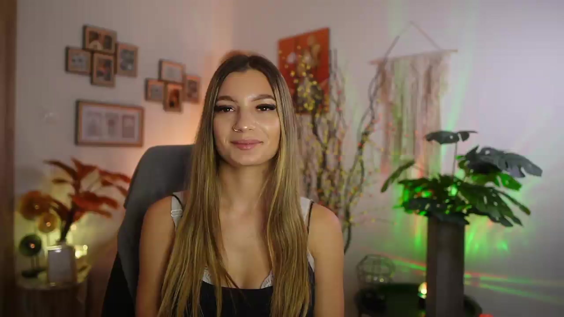 Gallery image thumbnail from Anna_Brie's myfreecams stream on, 09/08/2026, 16:20 image 13 of 20