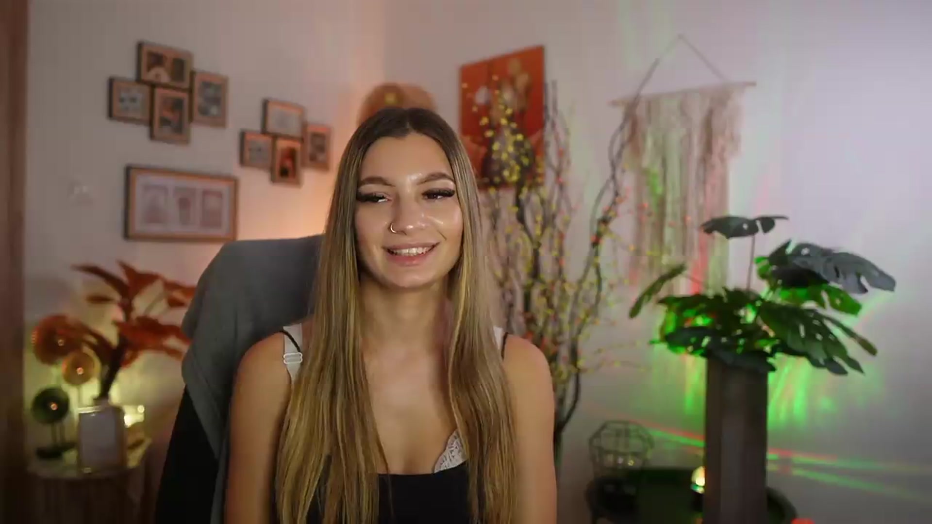 Gallery image thumbnail from Anna_Brie's myfreecams stream on, 09/08/2026, 17:46 image 16 of 20