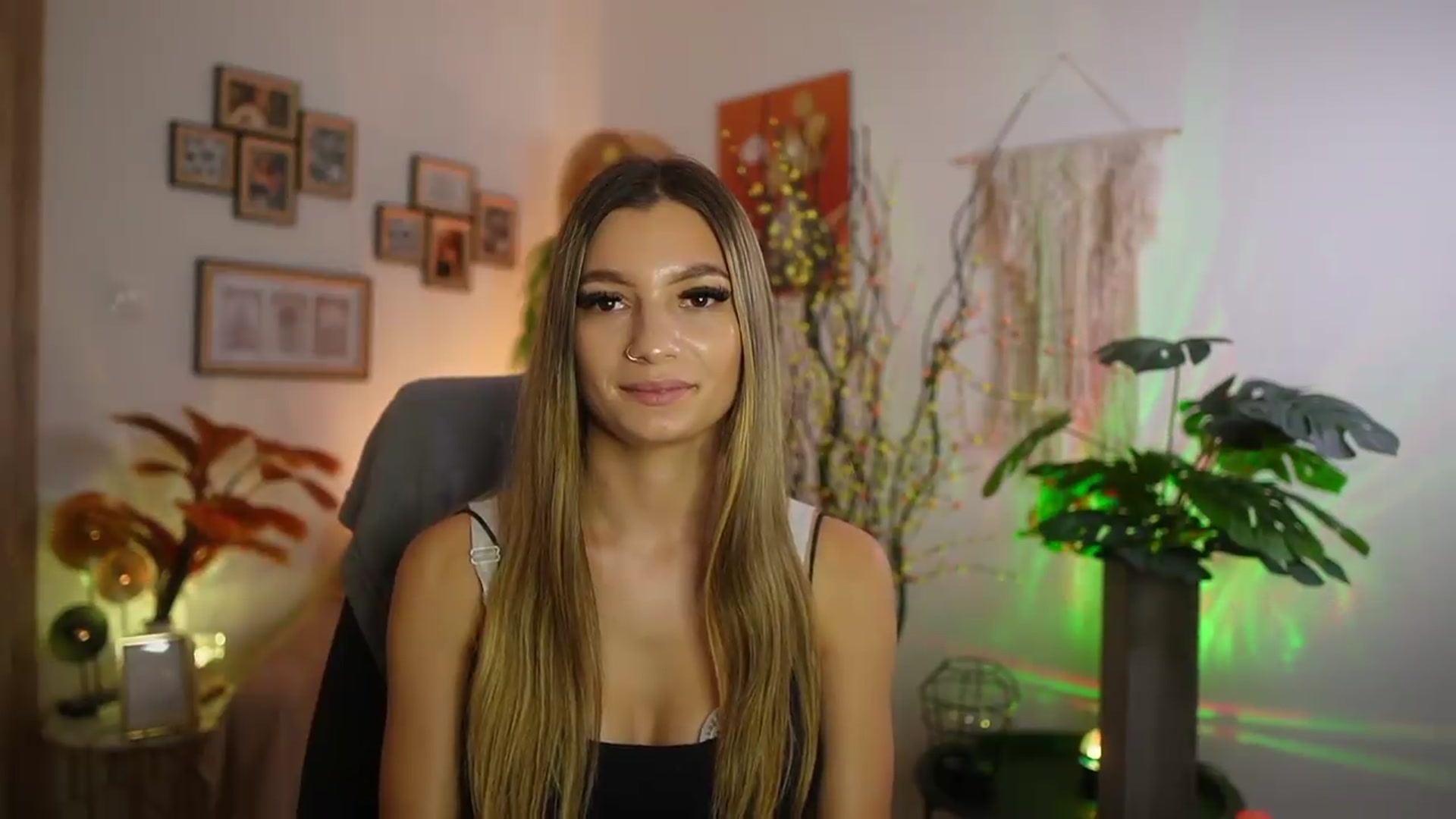 Gallery image thumbnail from Anna_Brie's myfreecams stream on, 09/08/2026, 17:46 image 3 of 20