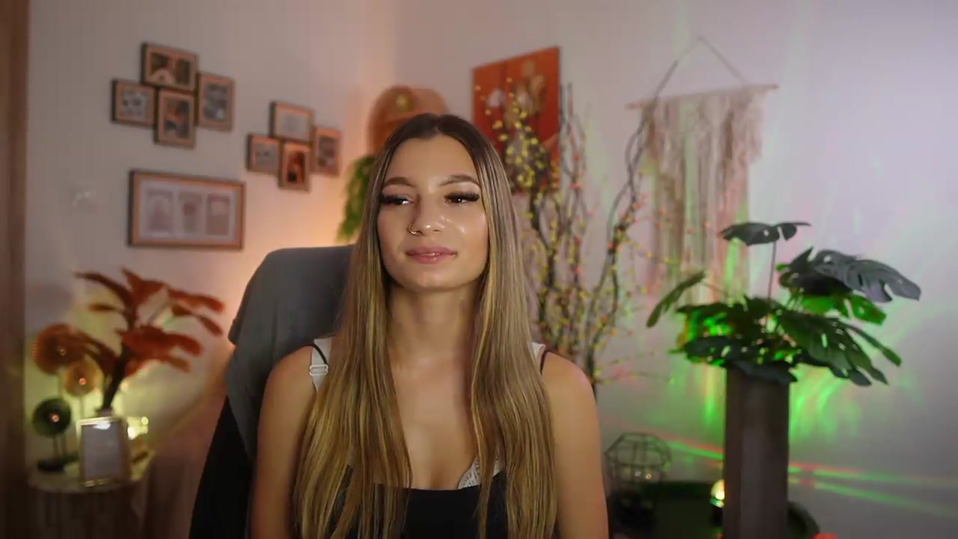 Gallery image thumbnail from Anna_Brie's myfreecams stream on, 09/08/2026, 17:46 image 19 of 20