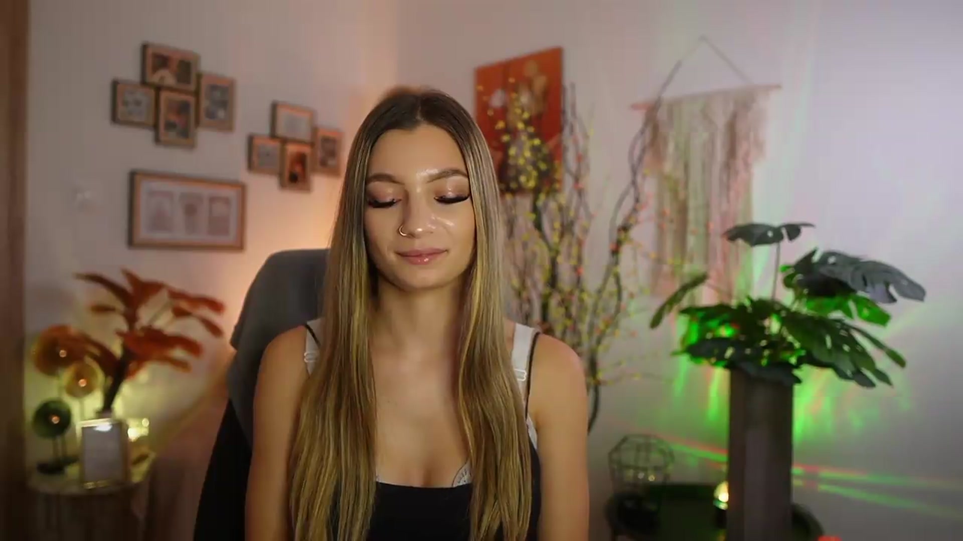 Gallery image thumbnail from Anna_Brie's myfreecams stream on, 09/08/2026, 17:46 image 8 of 20