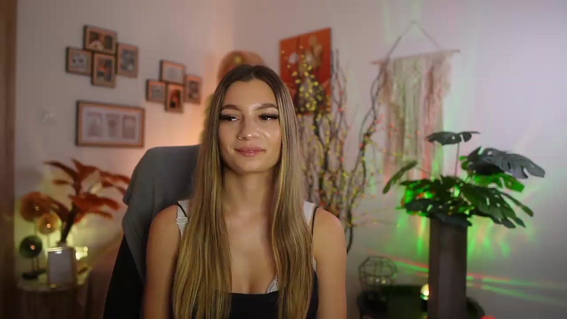 Gallery image thumbnail from Anna_Brie's myfreecams stream on, 09/08/2026, 17:46 image 14 of 20