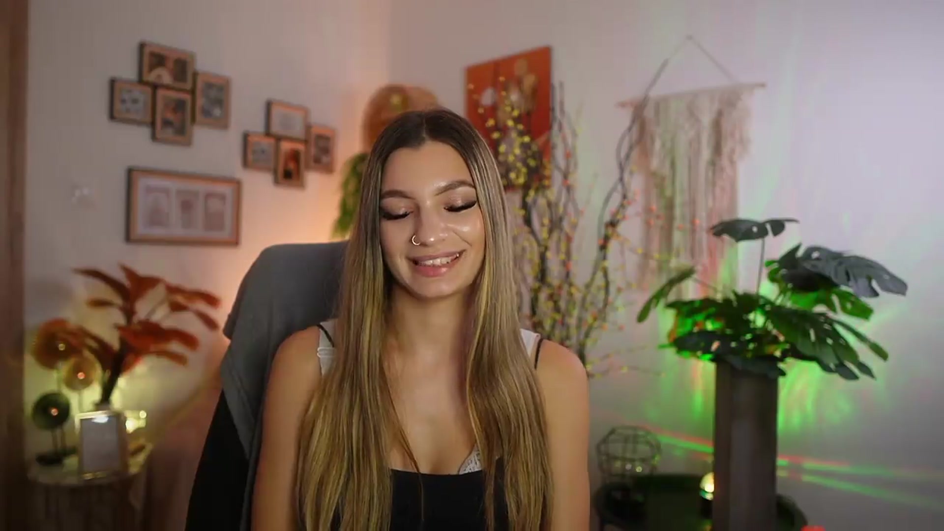 Gallery image thumbnail from Anna_Brie's myfreecams stream on, 09/08/2026, 17:46 image 20 of 20