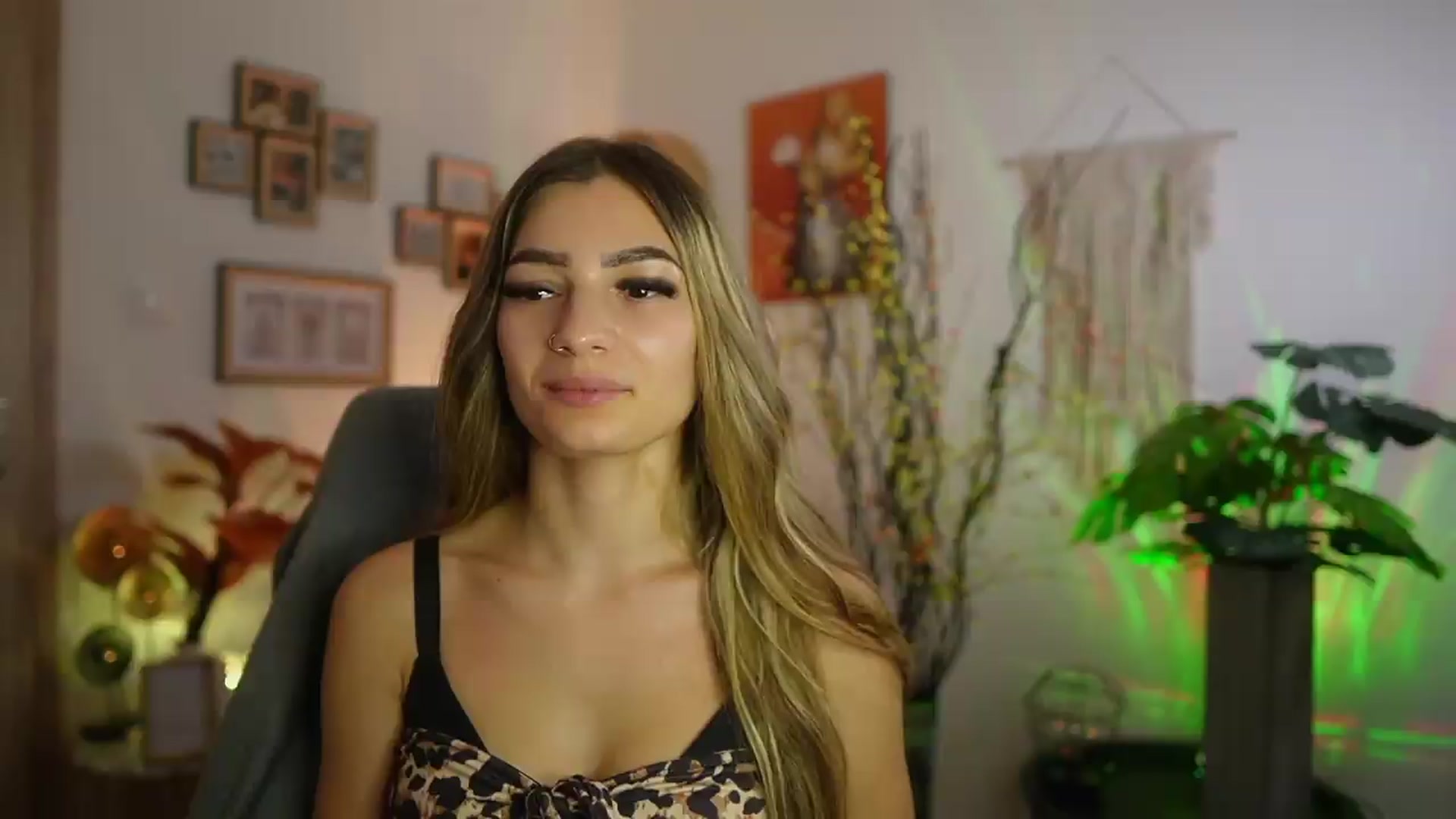 Gallery image thumbnail from Anna_Brie's myfreecams stream on, 09/11/2026, 15:03 image 4 of 20