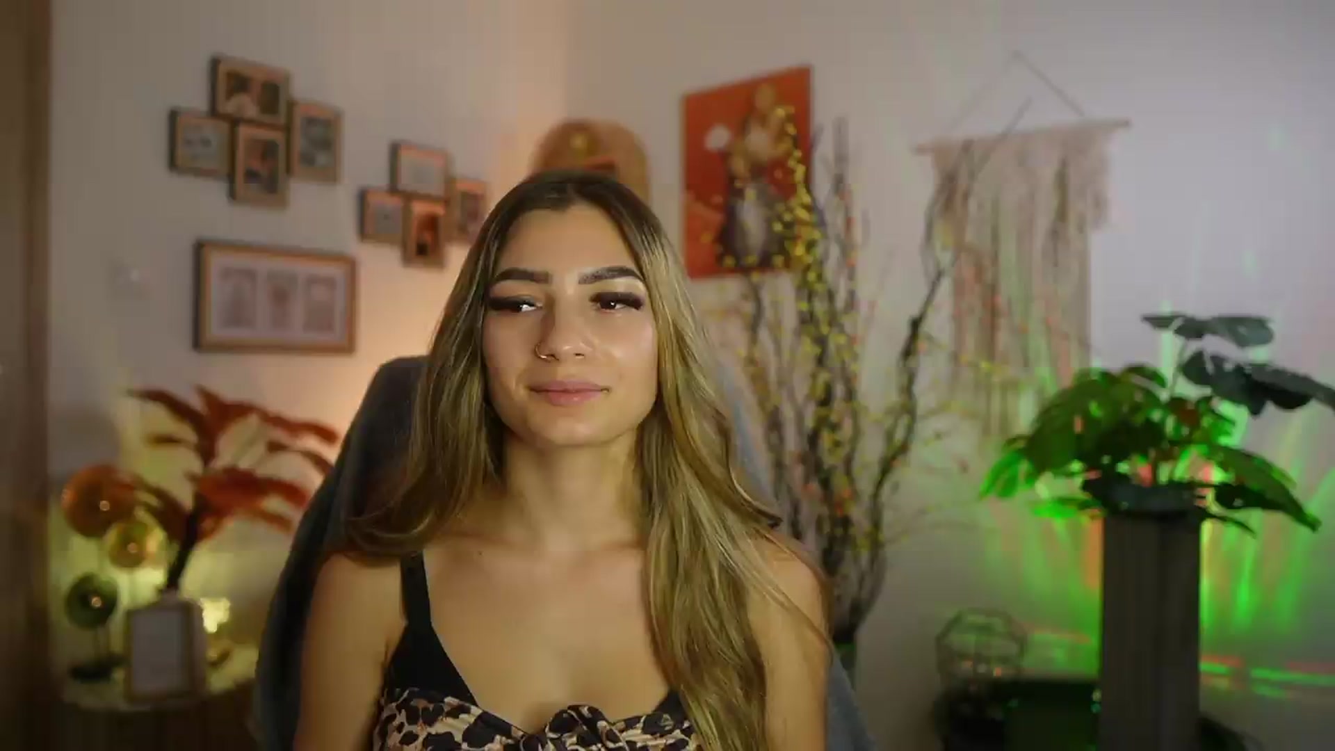 Gallery image thumbnail from Anna_Brie's myfreecams stream on, 09/11/2026, 15:03 image 19 of 20