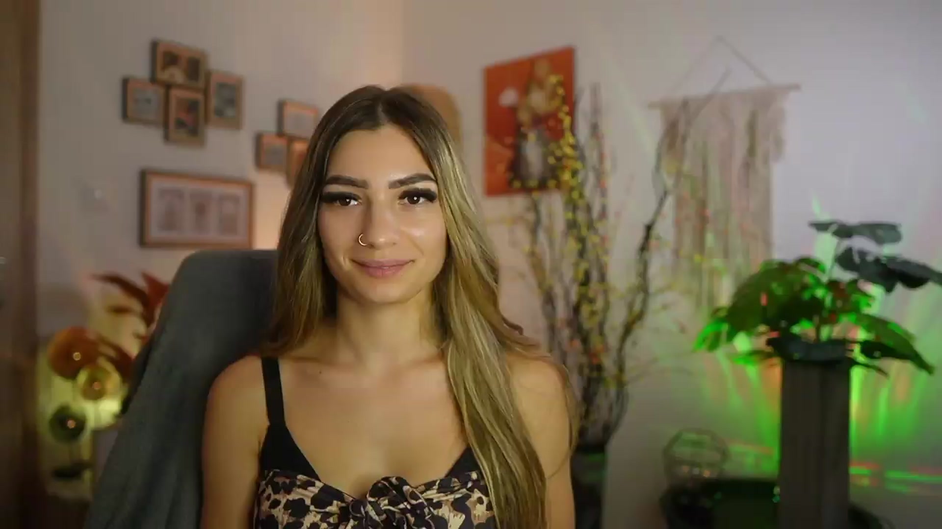 Gallery image thumbnail from Anna_Brie's myfreecams stream on, 09/11/2026, 15:03 image 10 of 20