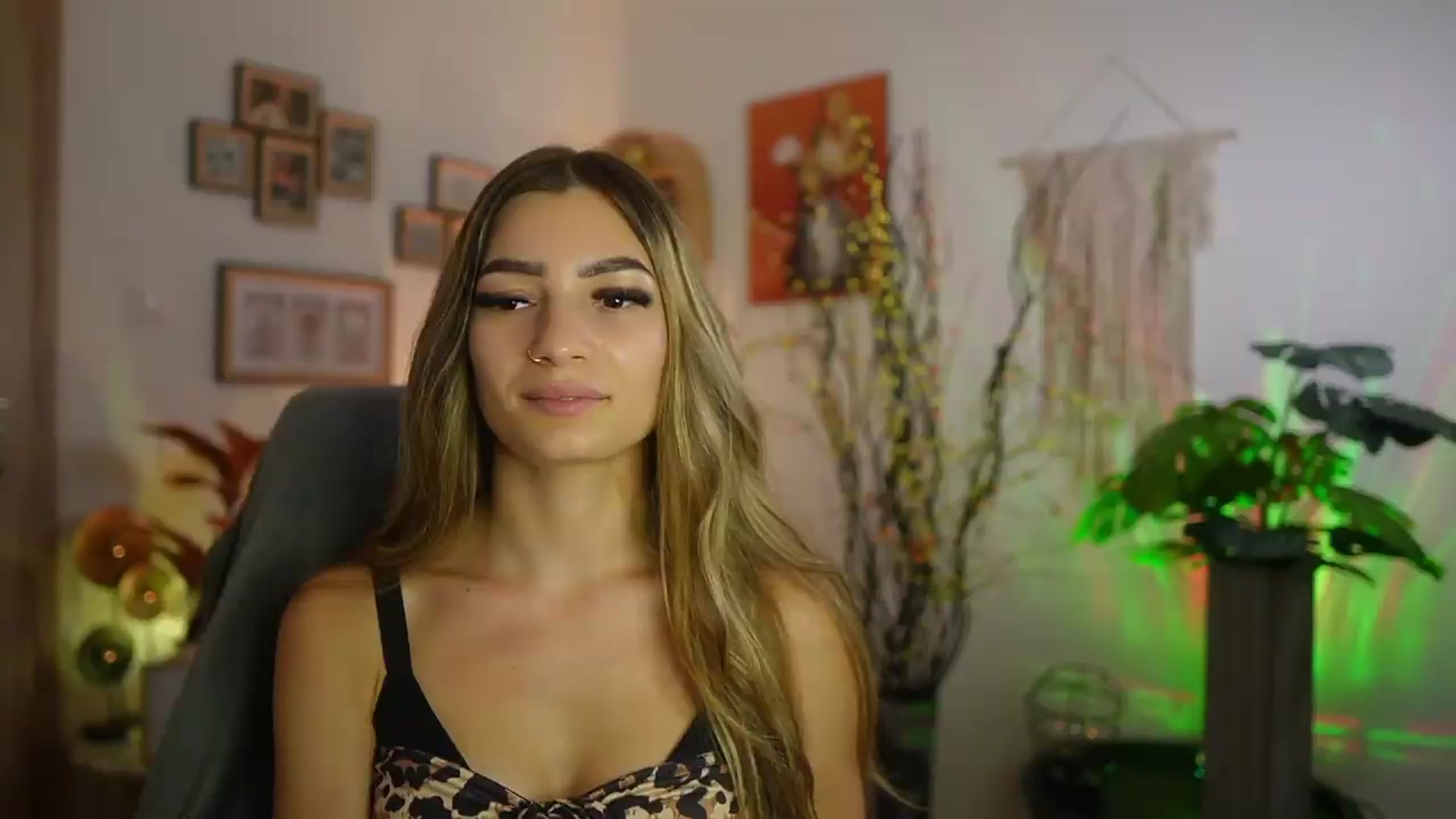 Gallery image thumbnail from Anna_Brie's myfreecams stream on, 09/11/2026, 15:03 image 7 of 20