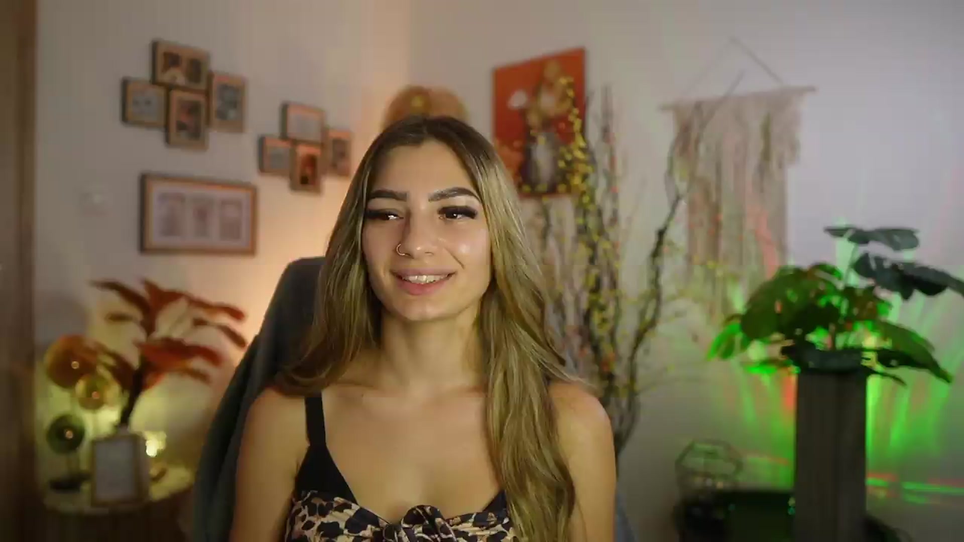Gallery image thumbnail from Anna_Brie's myfreecams stream on, 09/11/2026, 15:03 image 17 of 20