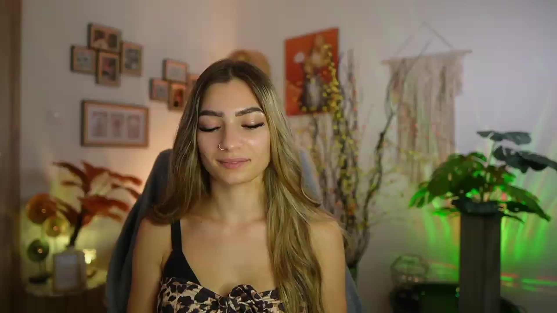 Gallery image thumbnail from Anna_Brie's myfreecams stream on, 09/11/2026, 15:03 image 18 of 20