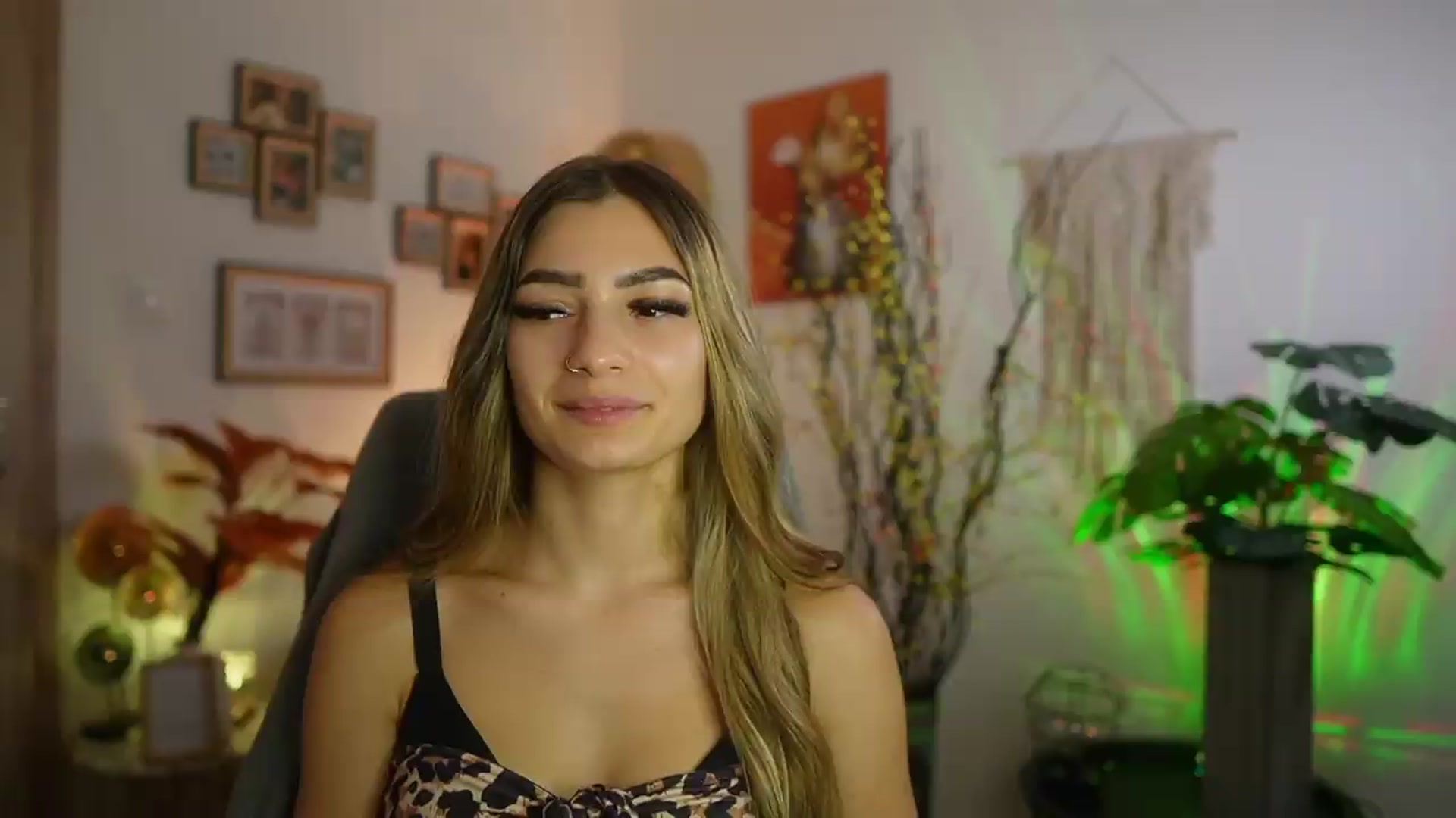 Gallery image thumbnail from Anna_Brie's myfreecams stream on, 09/11/2026, 15:03 image 1 of 20