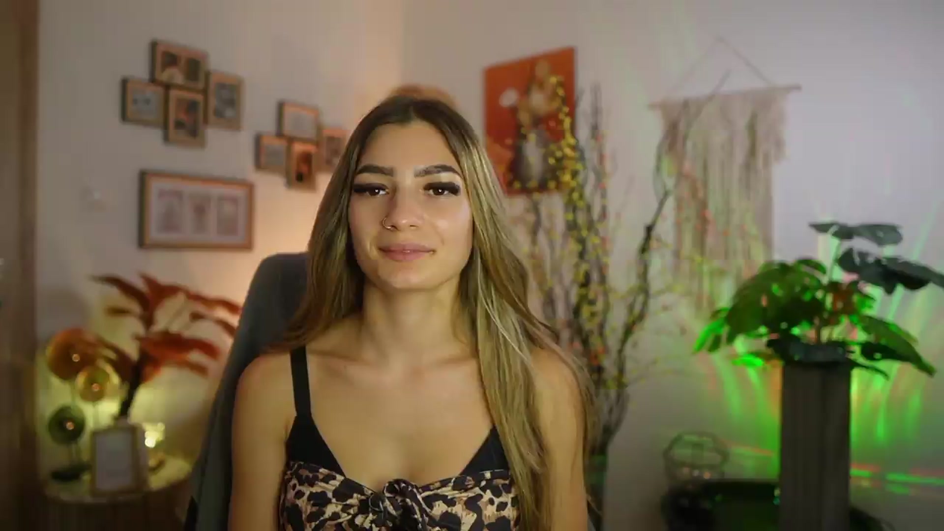 Gallery image thumbnail from Anna_Brie's myfreecams stream on, 09/11/2026, 16:08 image 6 of 20