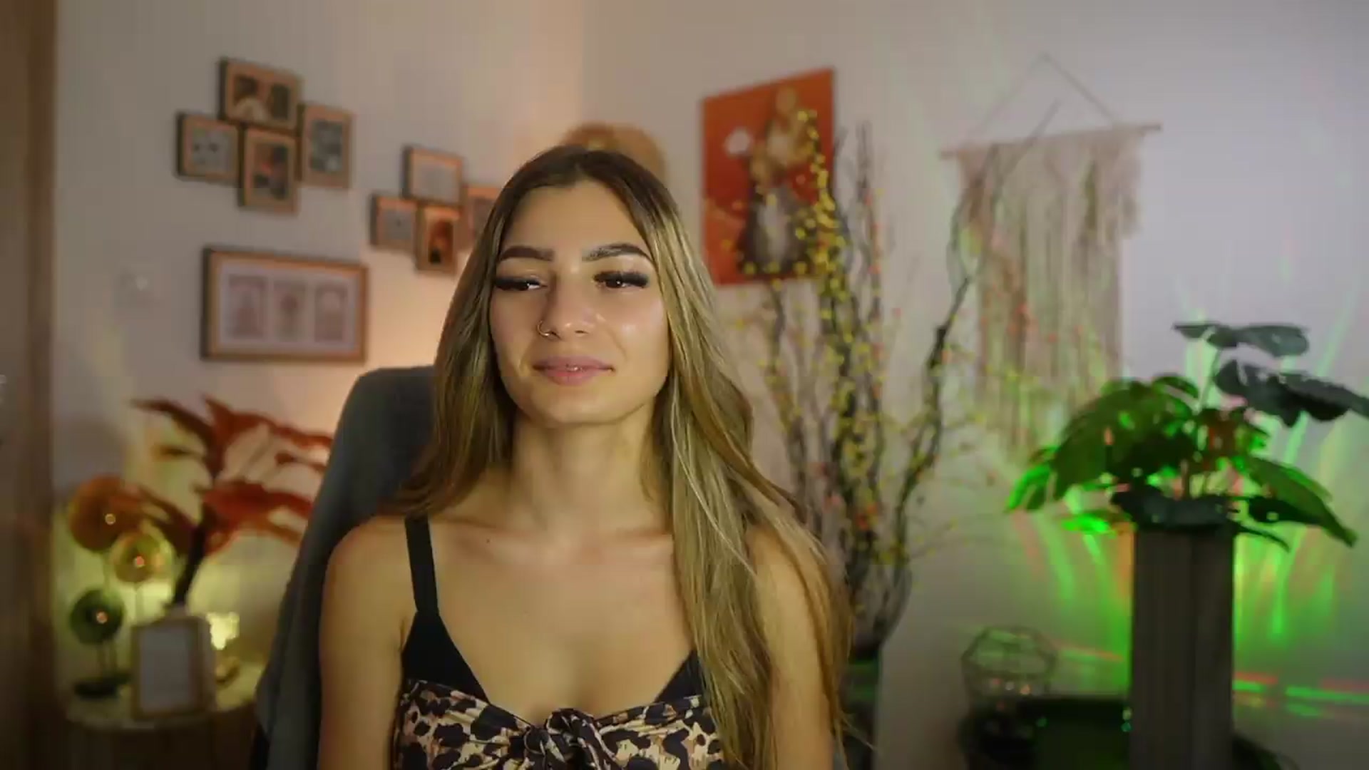 Gallery image thumbnail from Anna_Brie's myfreecams stream on, 09/11/2026, 16:08 image 10 of 20