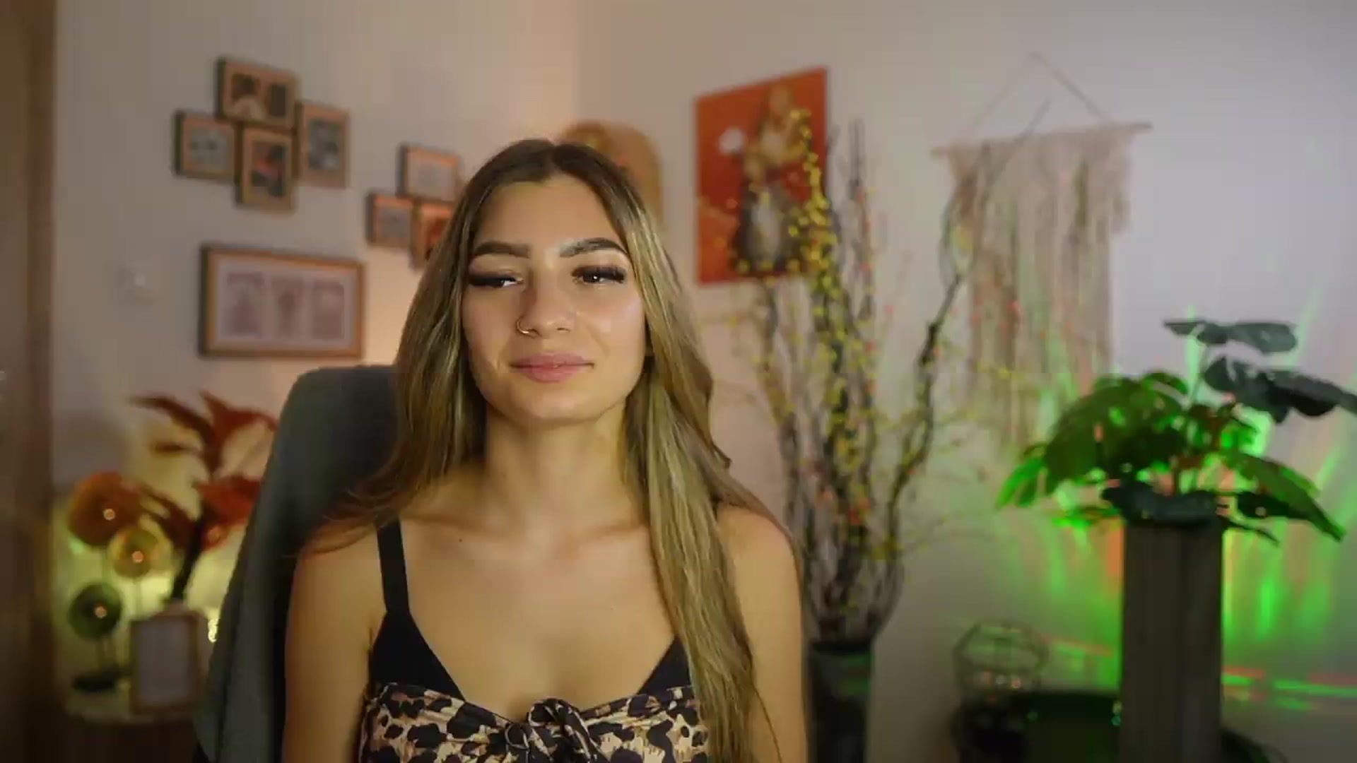 Gallery image thumbnail from Anna_Brie's myfreecams stream on, 09/11/2026, 16:08 image 1 of 20