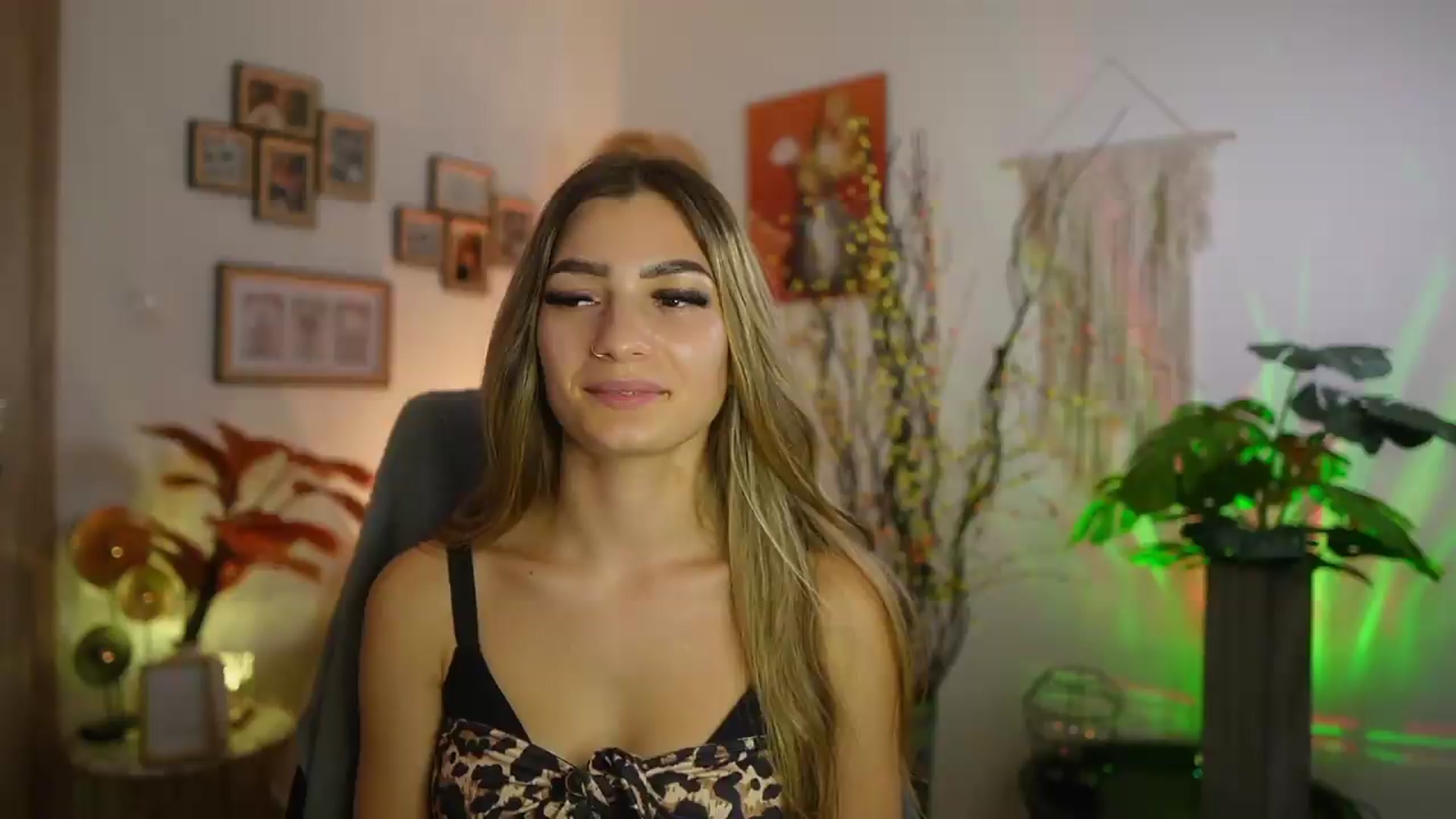 Gallery image thumbnail from Anna_Brie's myfreecams stream on, 09/11/2026, 16:08 image 8 of 20