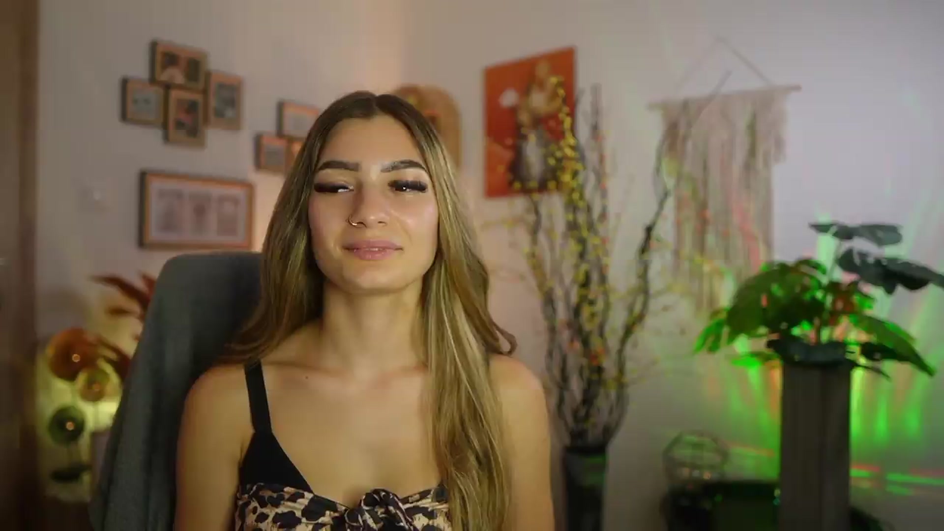 Gallery image thumbnail from Anna_Brie's myfreecams stream on, 09/11/2026, 16:08 image 17 of 20
