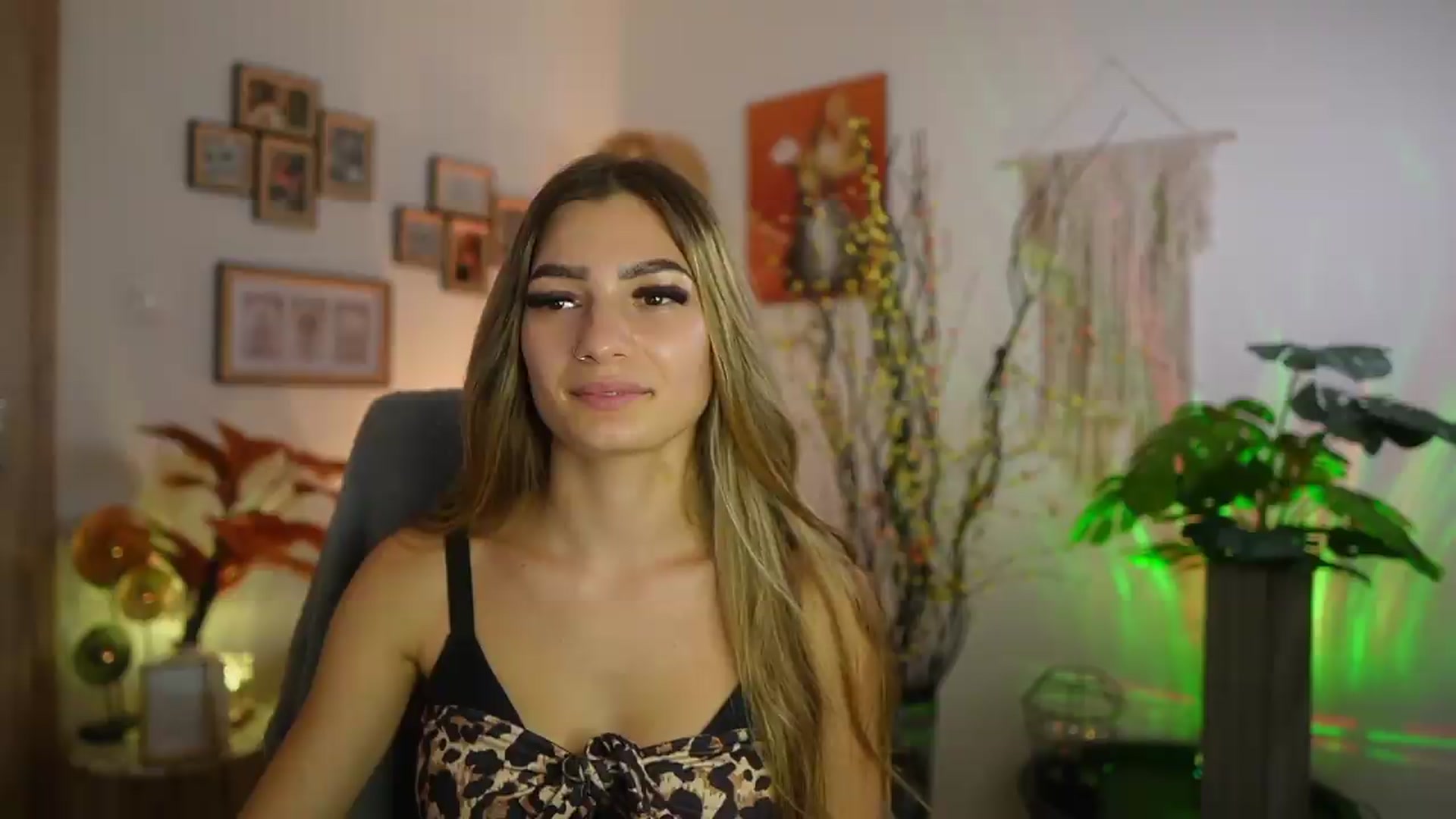 Gallery image thumbnail from Anna_Brie's myfreecams stream on, 09/11/2026, 16:08 image 11 of 20