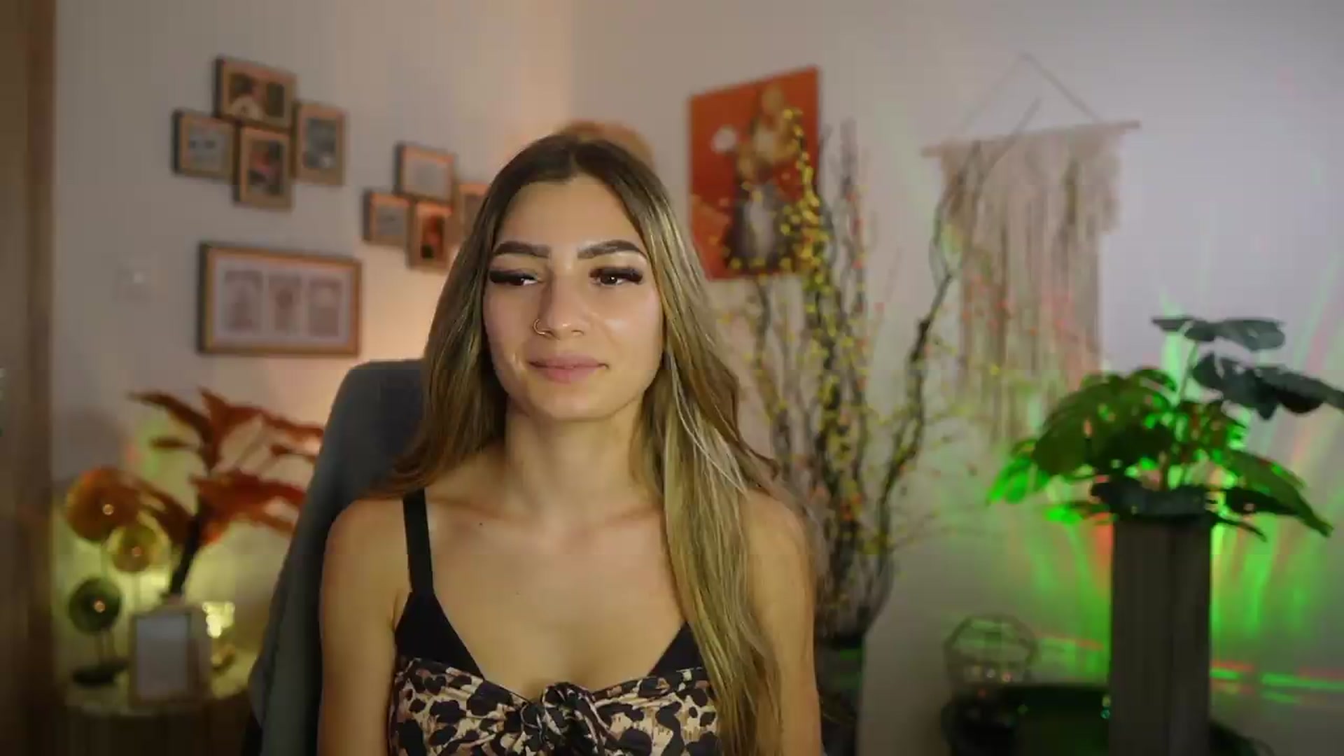 Gallery image thumbnail from Anna_Brie's myfreecams stream on, 09/11/2026, 16:08 image 5 of 20