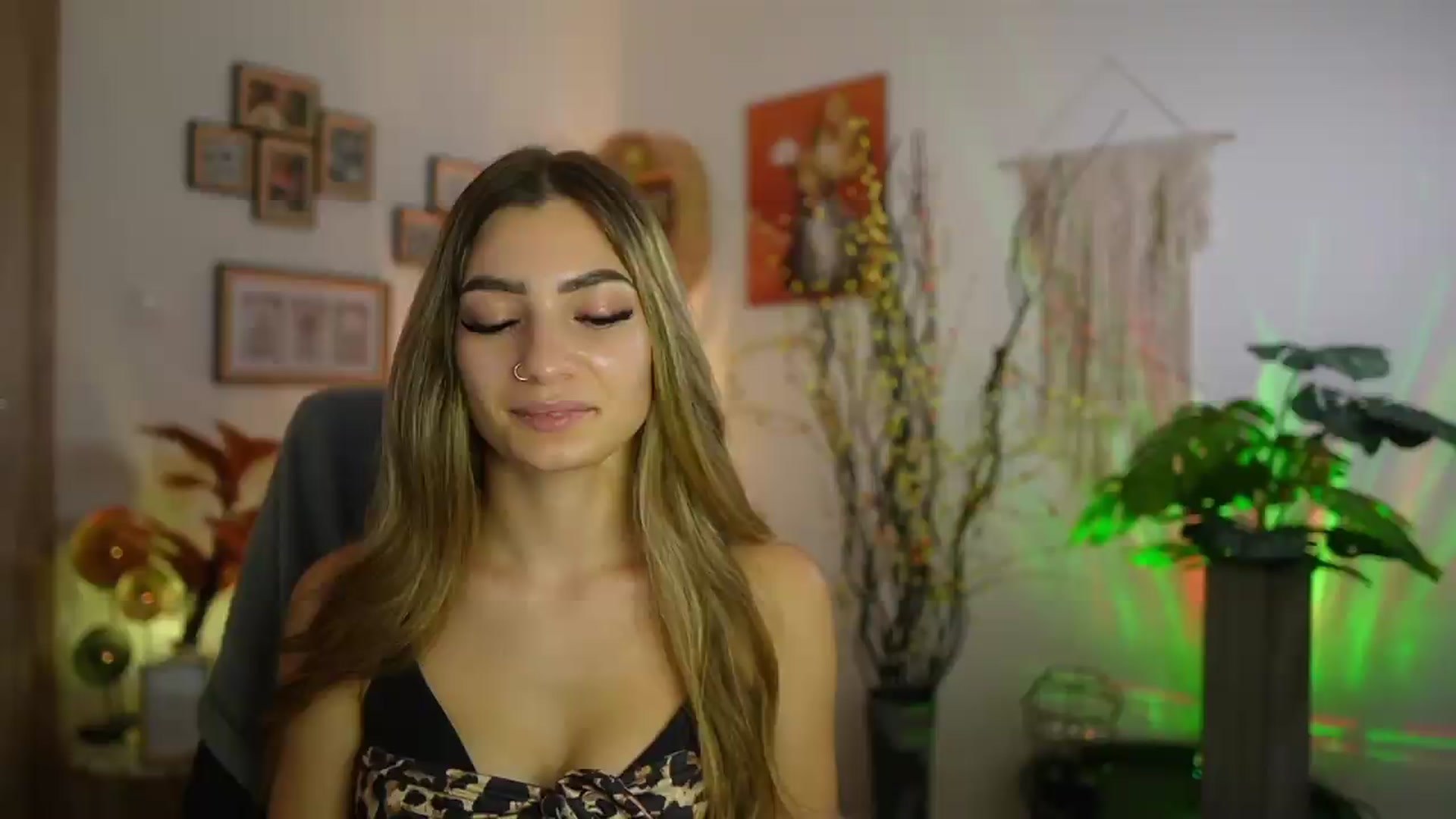 Gallery image thumbnail from Anna_Brie's myfreecams stream on, 09/11/2026, 17:33 image 6 of 20