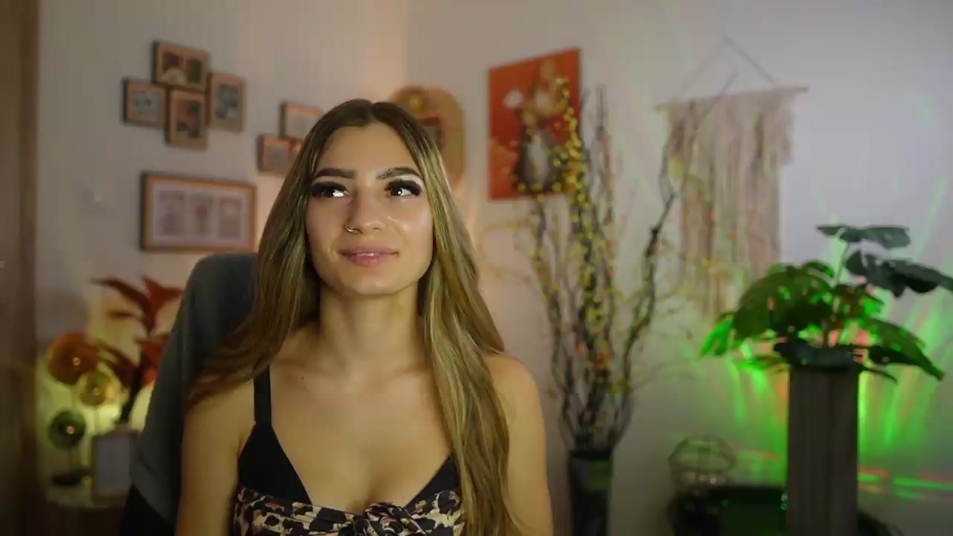 Gallery image thumbnail from Anna_Brie's myfreecams stream on, 09/11/2026, 17:33 image 5 of 20