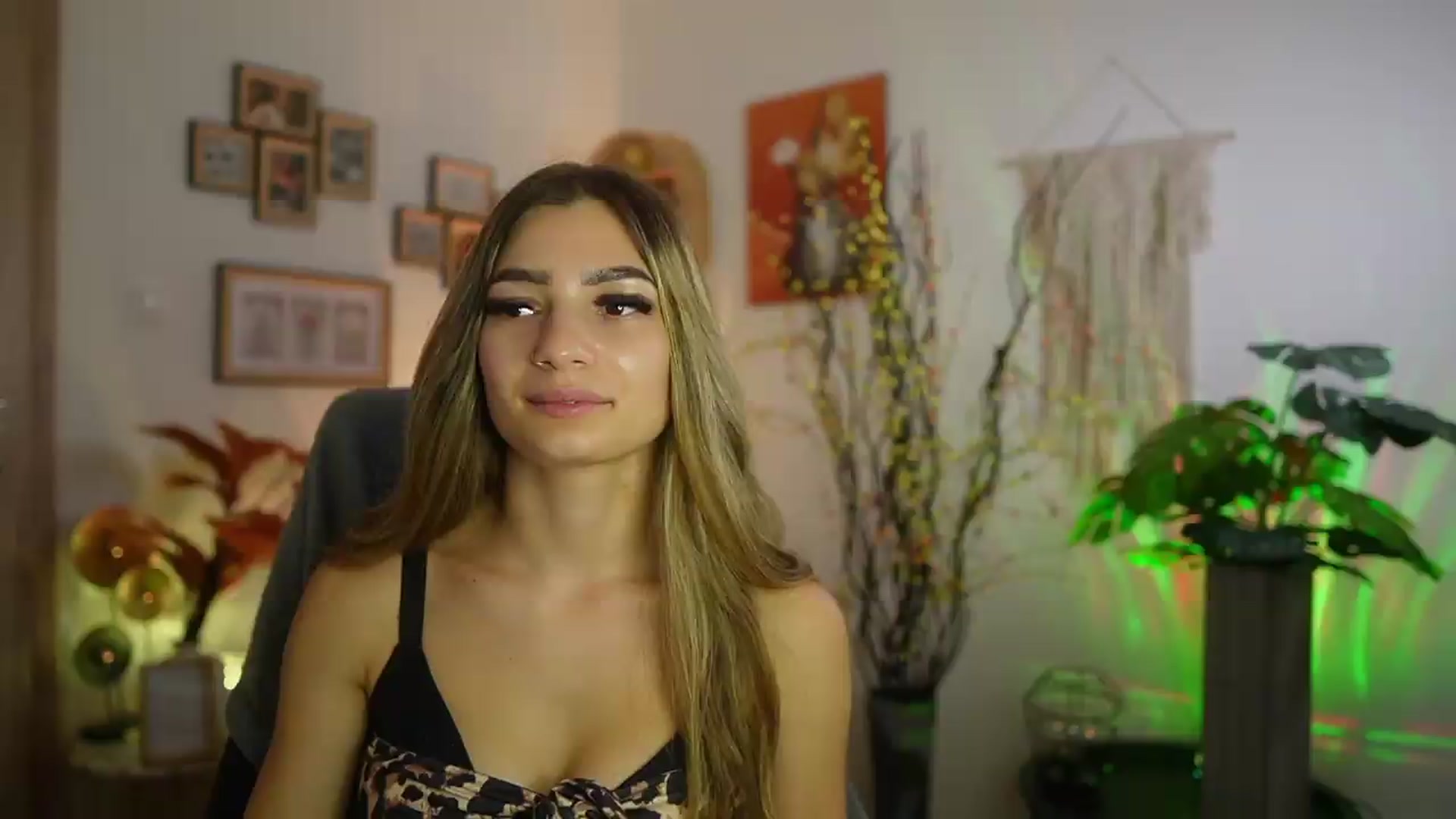 Gallery image thumbnail from Anna_Brie's myfreecams stream on, 09/11/2026, 17:33 image 20 of 20
