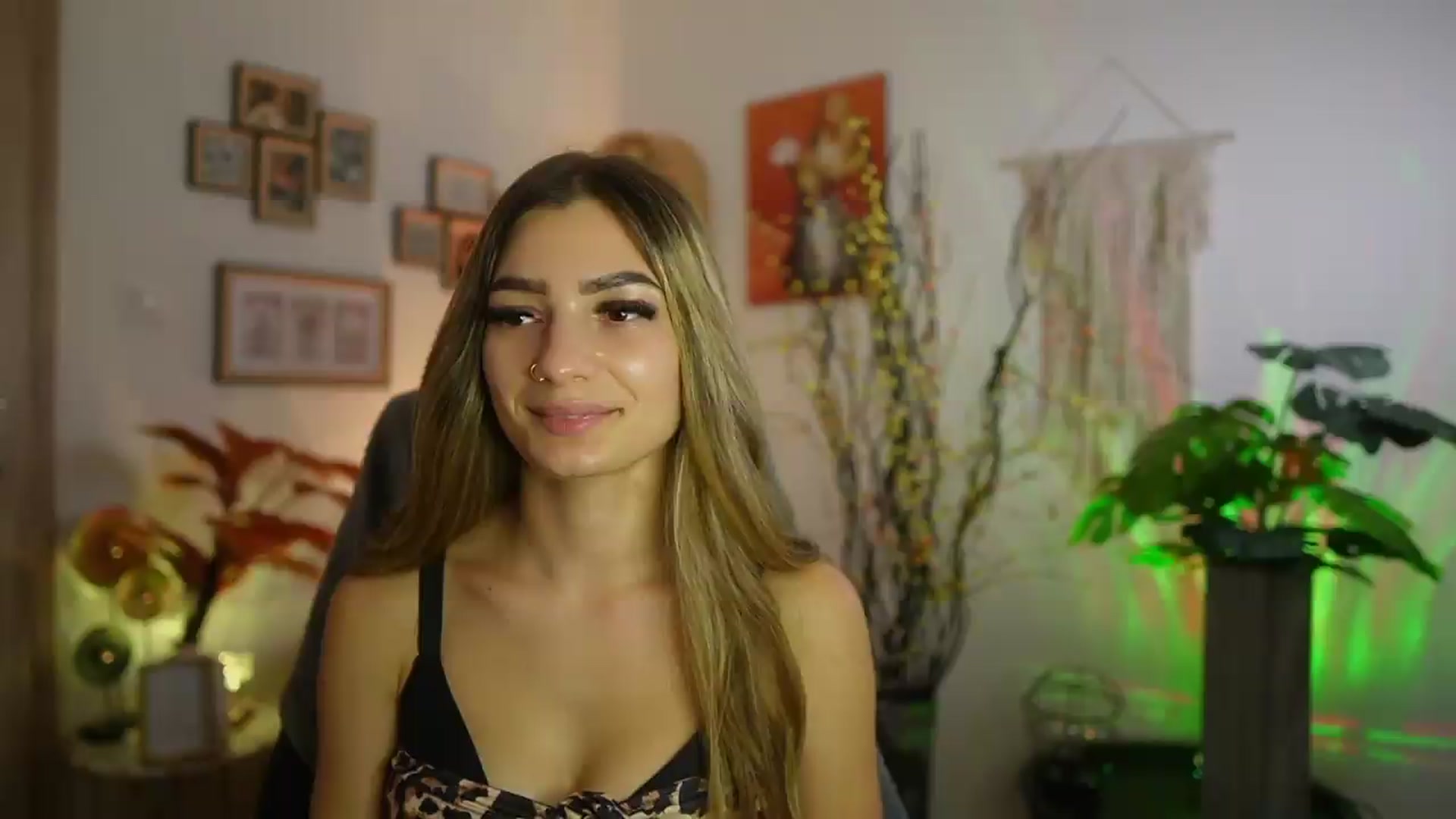 Gallery image thumbnail from Anna_Brie's myfreecams stream on, 09/11/2026, 17:33 image 13 of 20