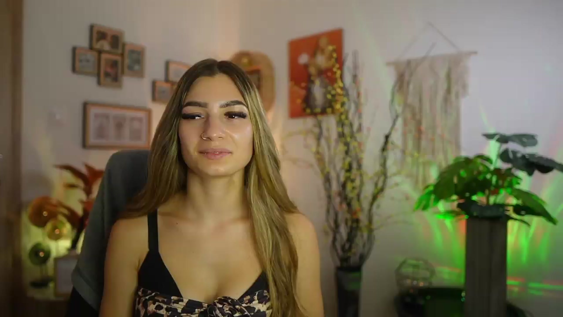 Gallery image thumbnail from Anna_Brie's myfreecams stream on, 09/11/2026, 17:33 image 10 of 20