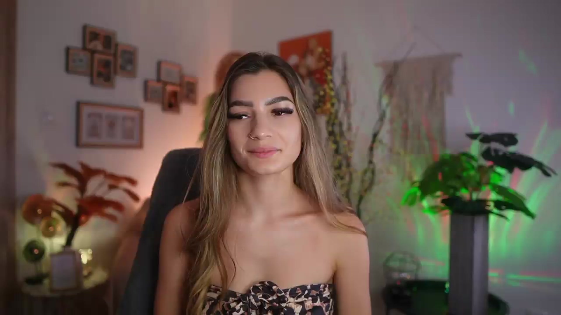Gallery image thumbnail from Anna_Brie's myfreecams stream on, 09/12/2026, 13:52 image 5 of 20