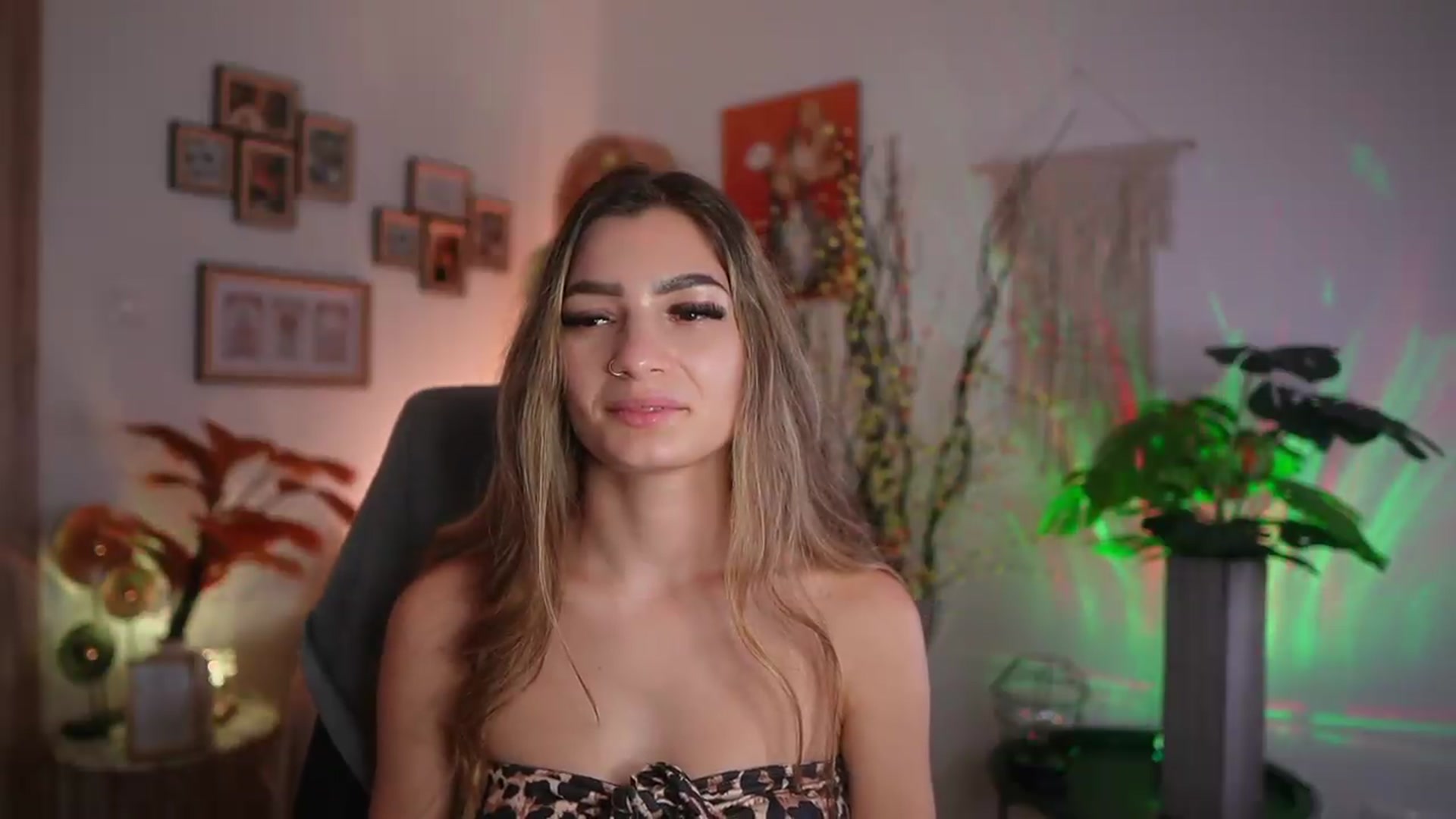 Gallery image thumbnail from Anna_Brie's myfreecams stream on, 09/12/2026, 15:20 image 19 of 20
