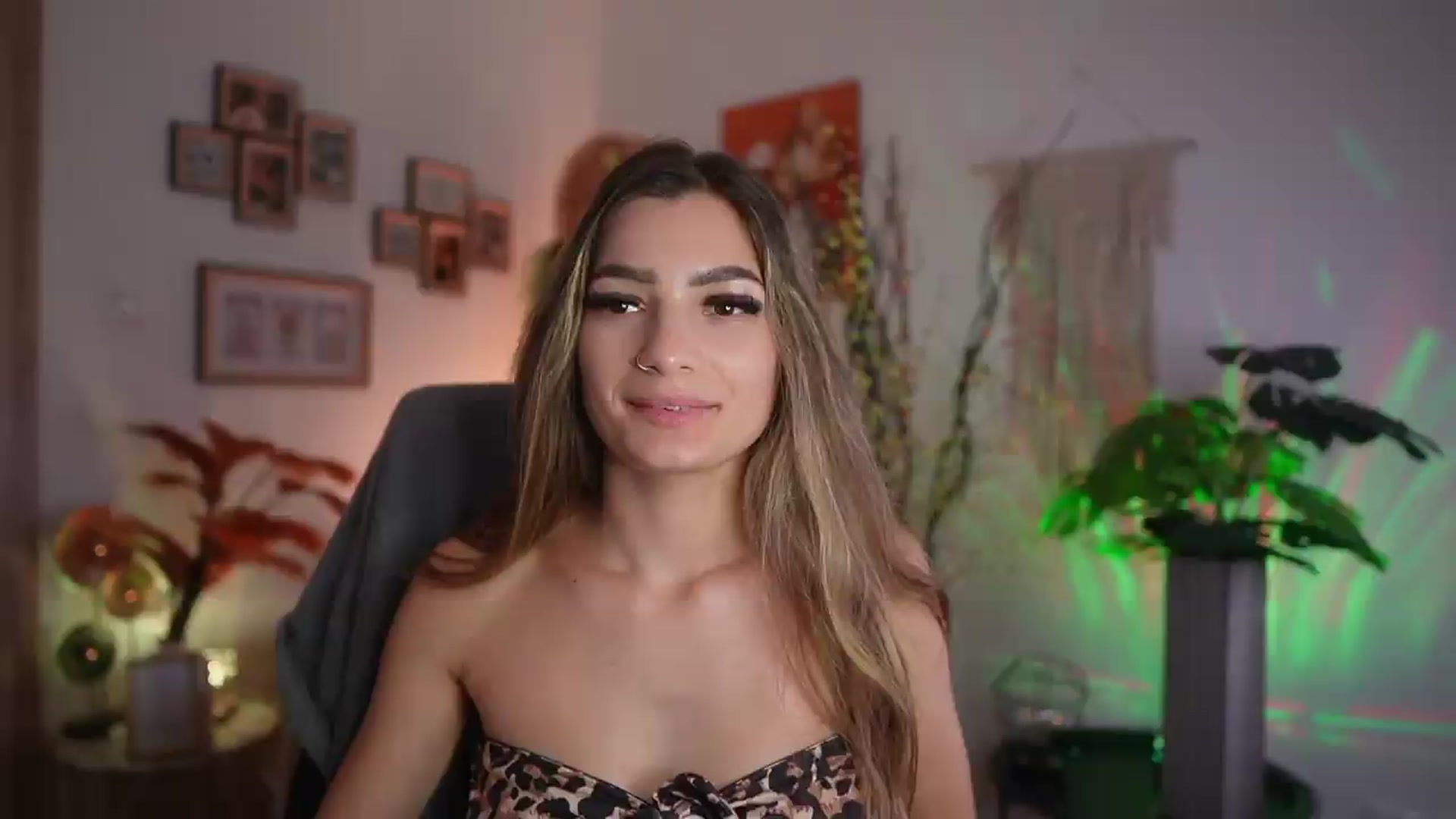 Gallery image thumbnail from Anna_Brie's myfreecams stream on, 09/12/2026, 15:20 image 2 of 20