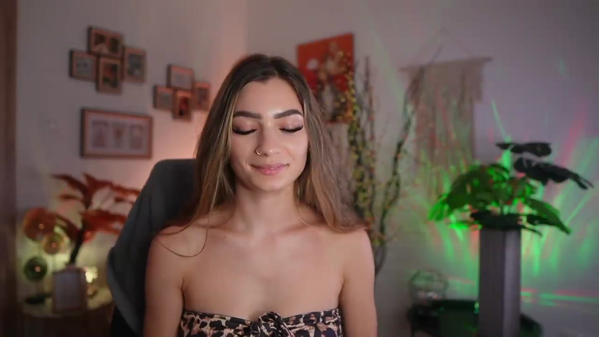 Gallery image thumbnail from Anna_Brie's myfreecams stream on, 09/12/2026, 15:20 image 20 of 20