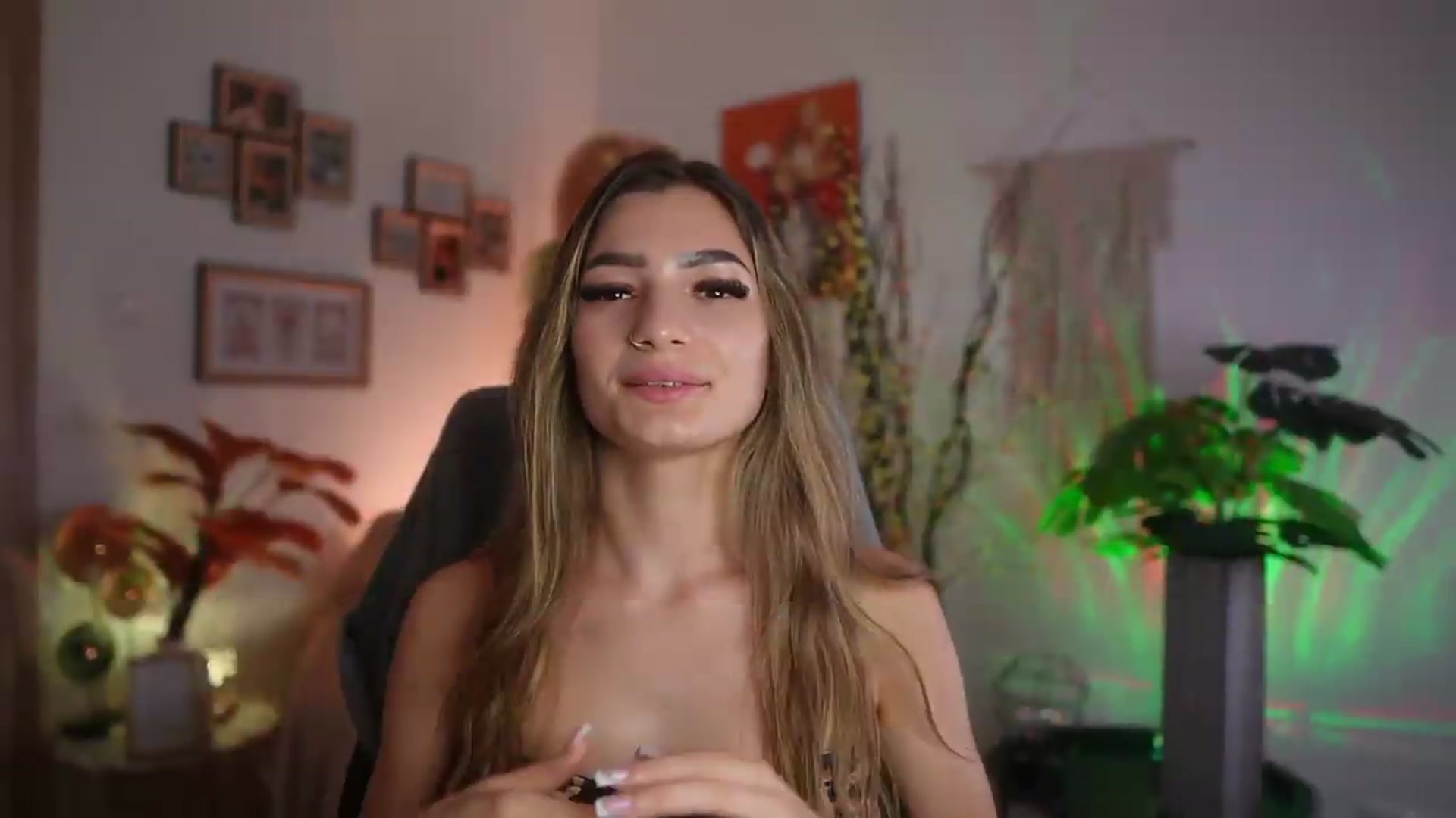 Gallery image thumbnail from Anna_Brie's myfreecams stream on, 09/12/2026, 15:20 image 9 of 20
