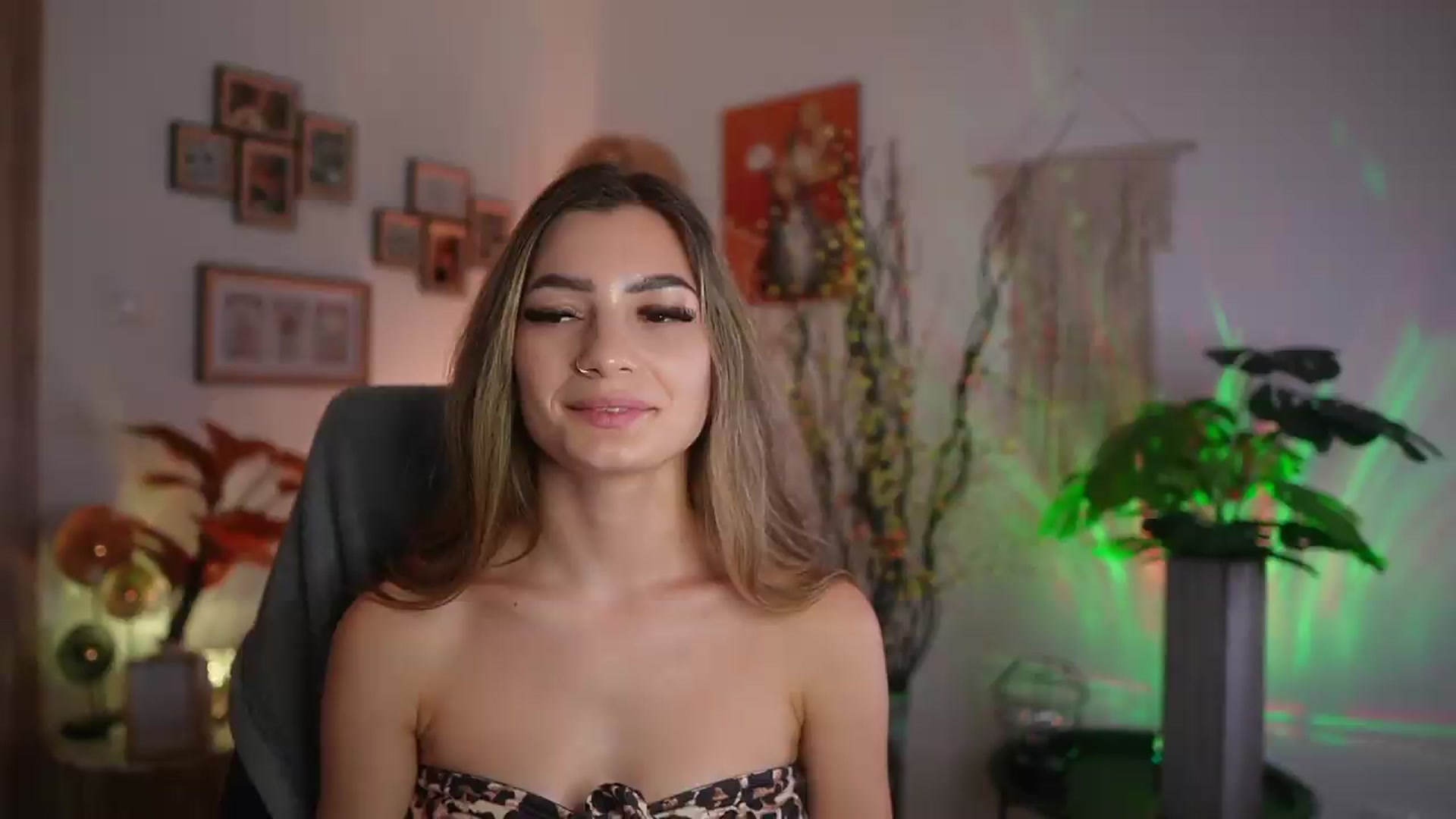 Gallery image thumbnail from Anna_Brie's myfreecams stream on, 09/12/2026, 16:50 image 14 of 20