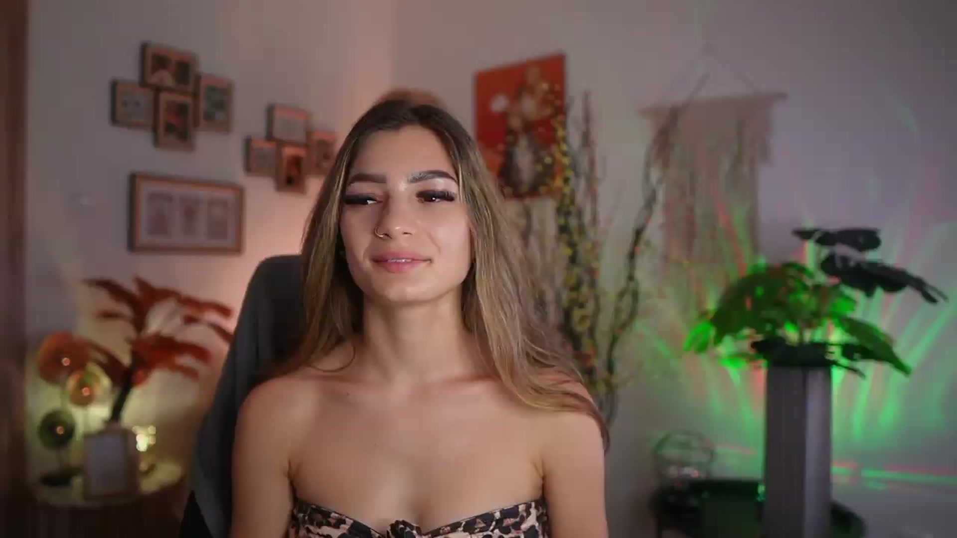 Gallery image thumbnail from Anna_Brie's myfreecams stream on, 09/12/2026, 16:50 image 6 of 20