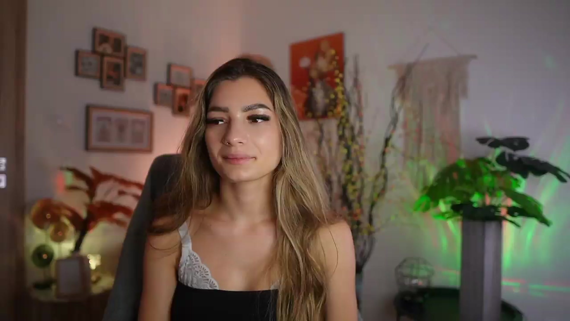 Gallery image thumbnail from Anna_Brie's myfreecams stream on, 09/13/2026, 13:27 image 19 of 20