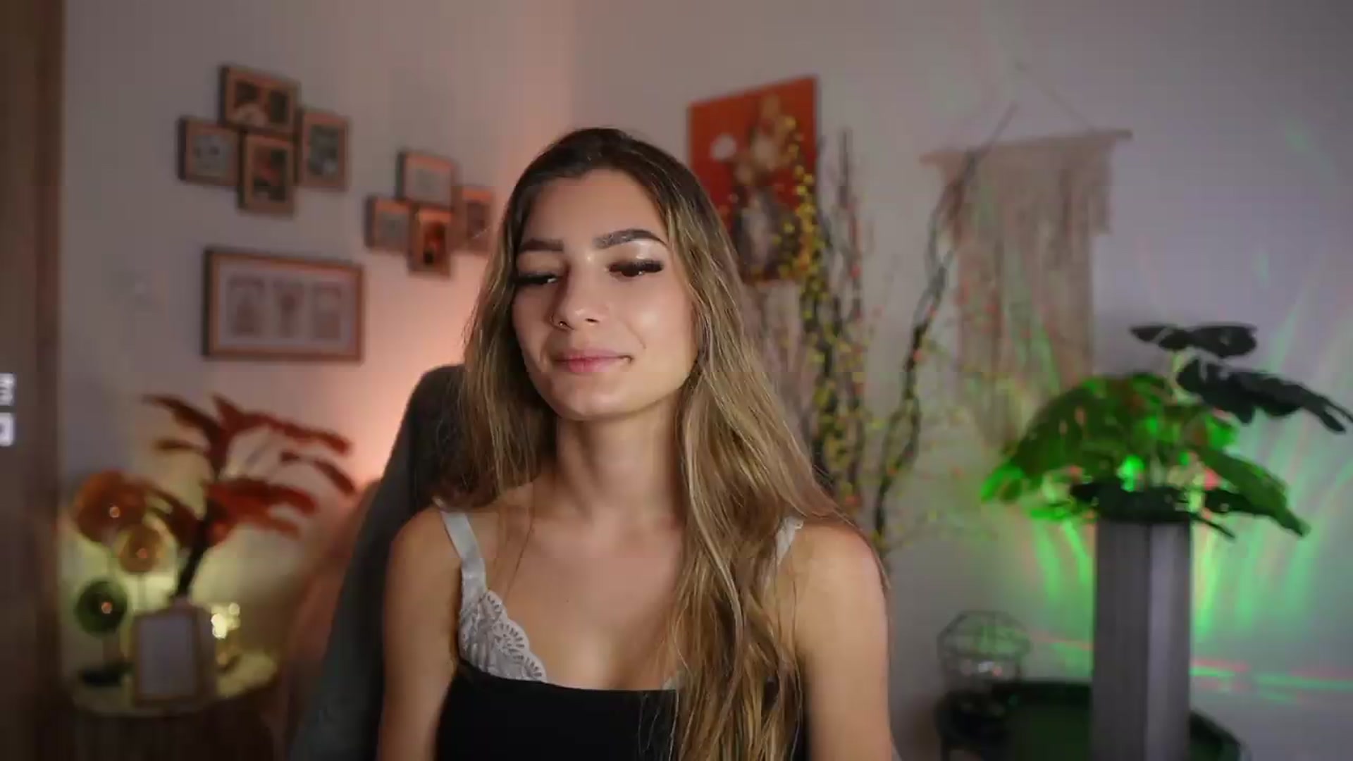 Gallery image thumbnail from Anna_Brie's myfreecams stream on, 09/13/2026, 13:27 image 8 of 20