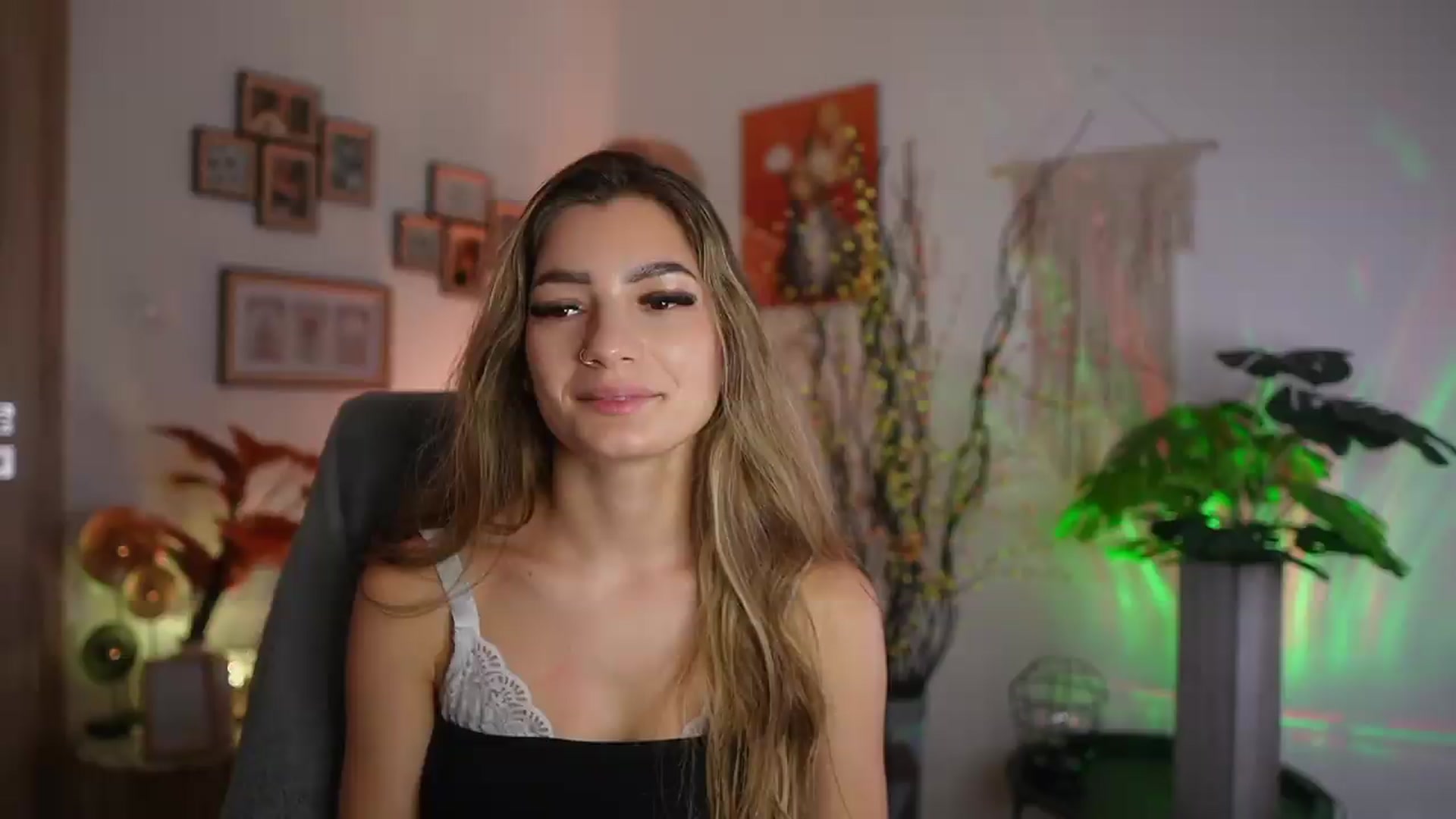 Gallery image thumbnail from Anna_Brie's myfreecams stream on, 09/13/2026, 13:27 image 15 of 20
