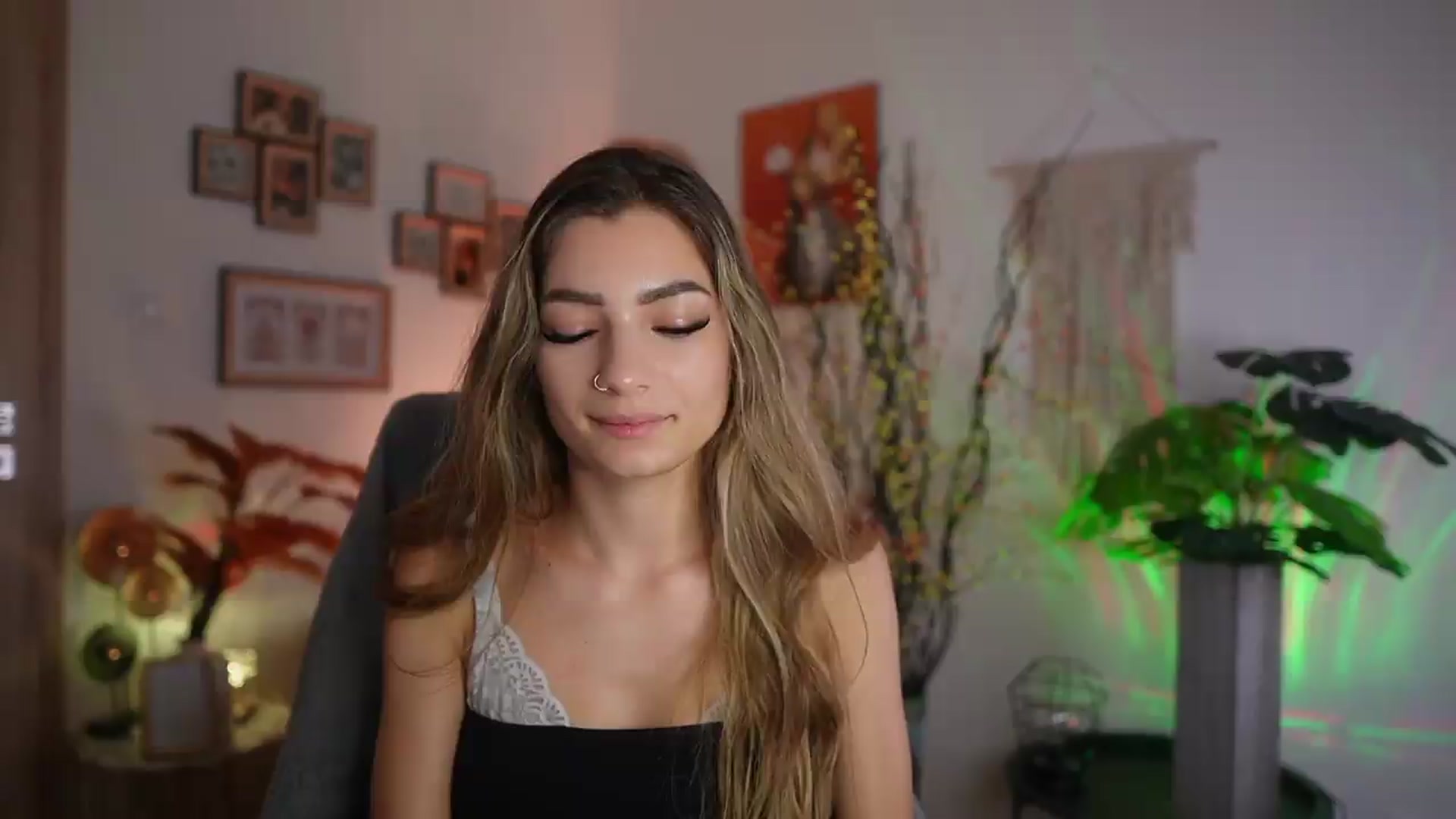 Gallery image thumbnail from Anna_Brie's myfreecams stream on, 09/13/2026, 13:27 image 20 of 20