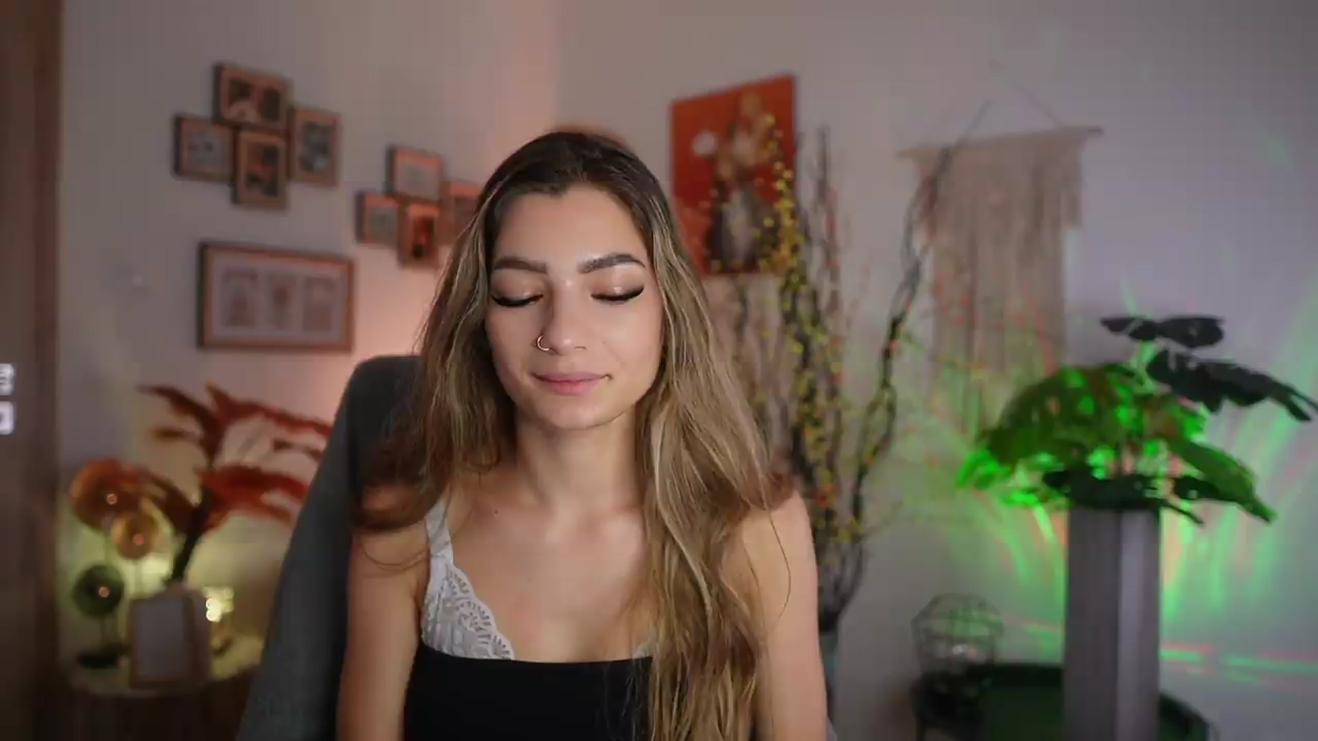 Gallery image thumbnail from Anna_Brie's myfreecams stream on, 09/13/2026, 13:27 image 18 of 20