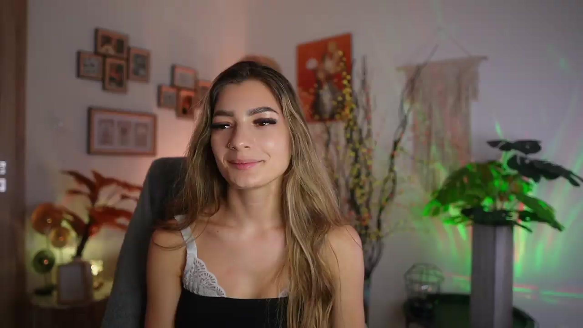 Gallery image thumbnail from Anna_Brie's myfreecams stream on, 09/13/2026, 13:27 image 16 of 20